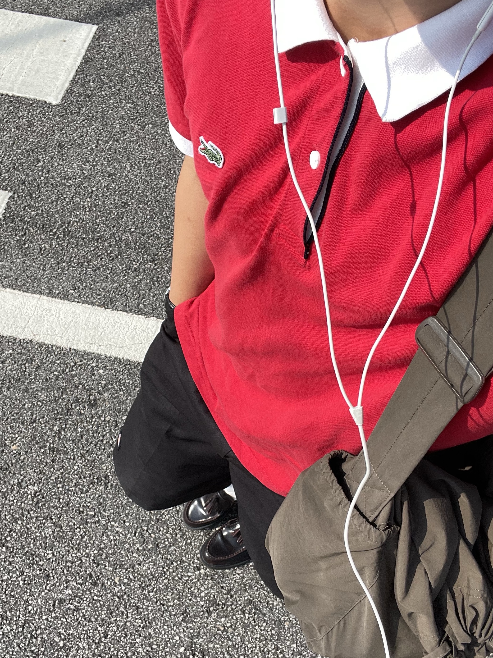 Dr. Martens Adrian Arcadia Leather Loafers Cherry Red, Uniqlo U Drawstring Shoulder Bag Green 착용 스타일