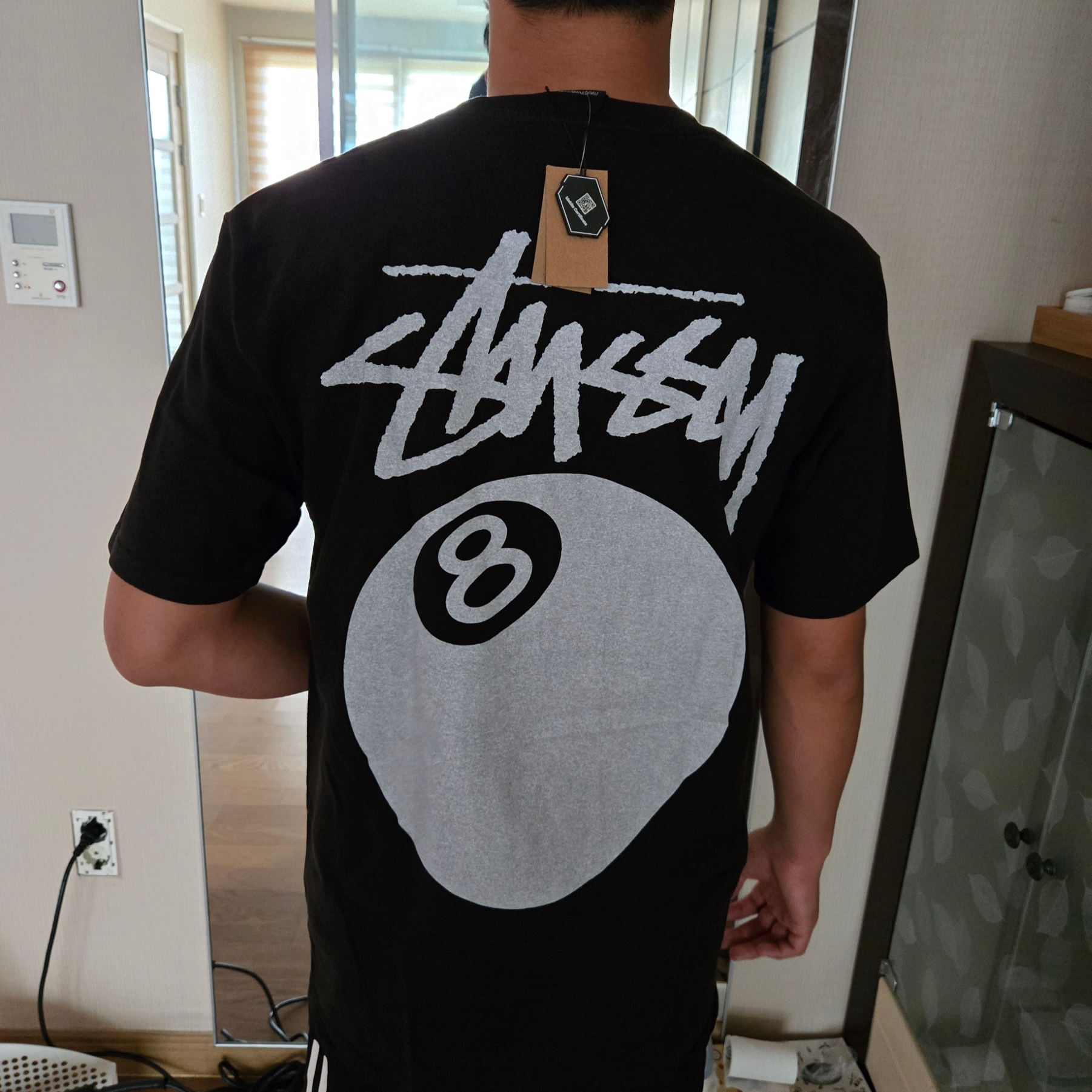 Stussy 8 Ball Pigment Dyed T-Shirt Black 착용 스타일