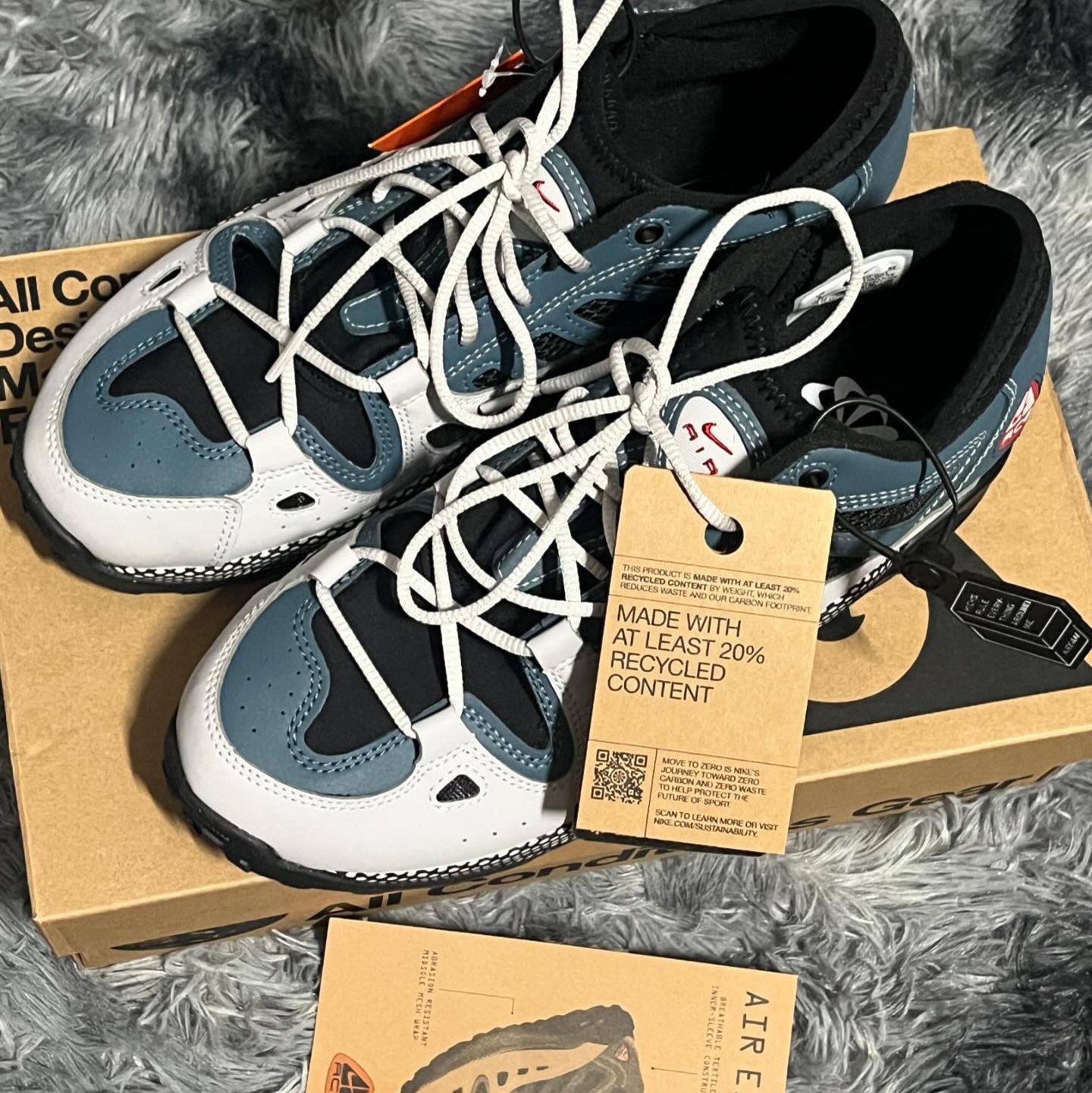 Nike ACG Air Exploraid Neutral Grey and Ash Green 착용 스타일 - 2