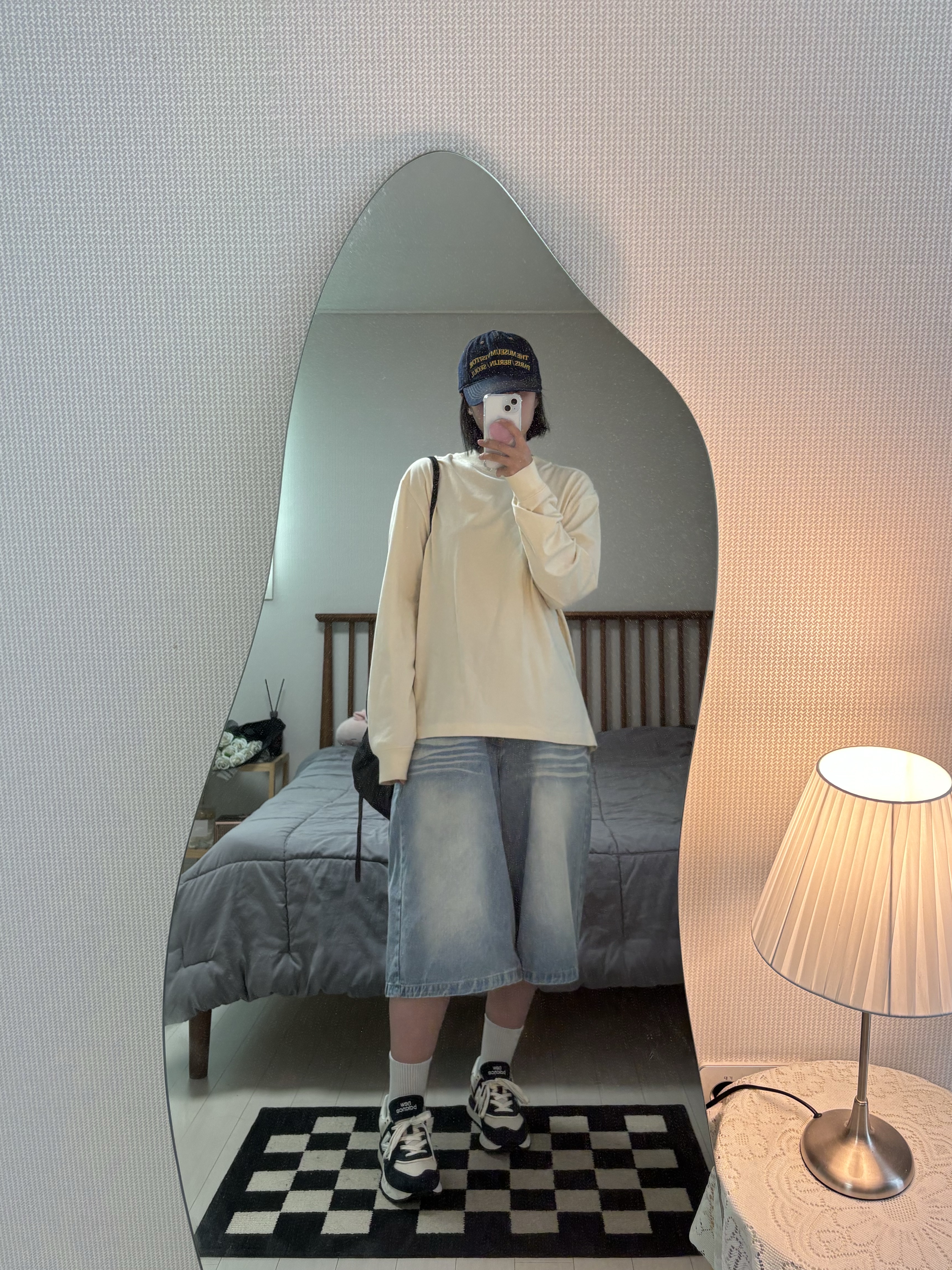 New Balance 574 Legacy Navy Blue, Essentials Long Sleeve T-Shirt Cream - 21SS 착용 스타일 - 1