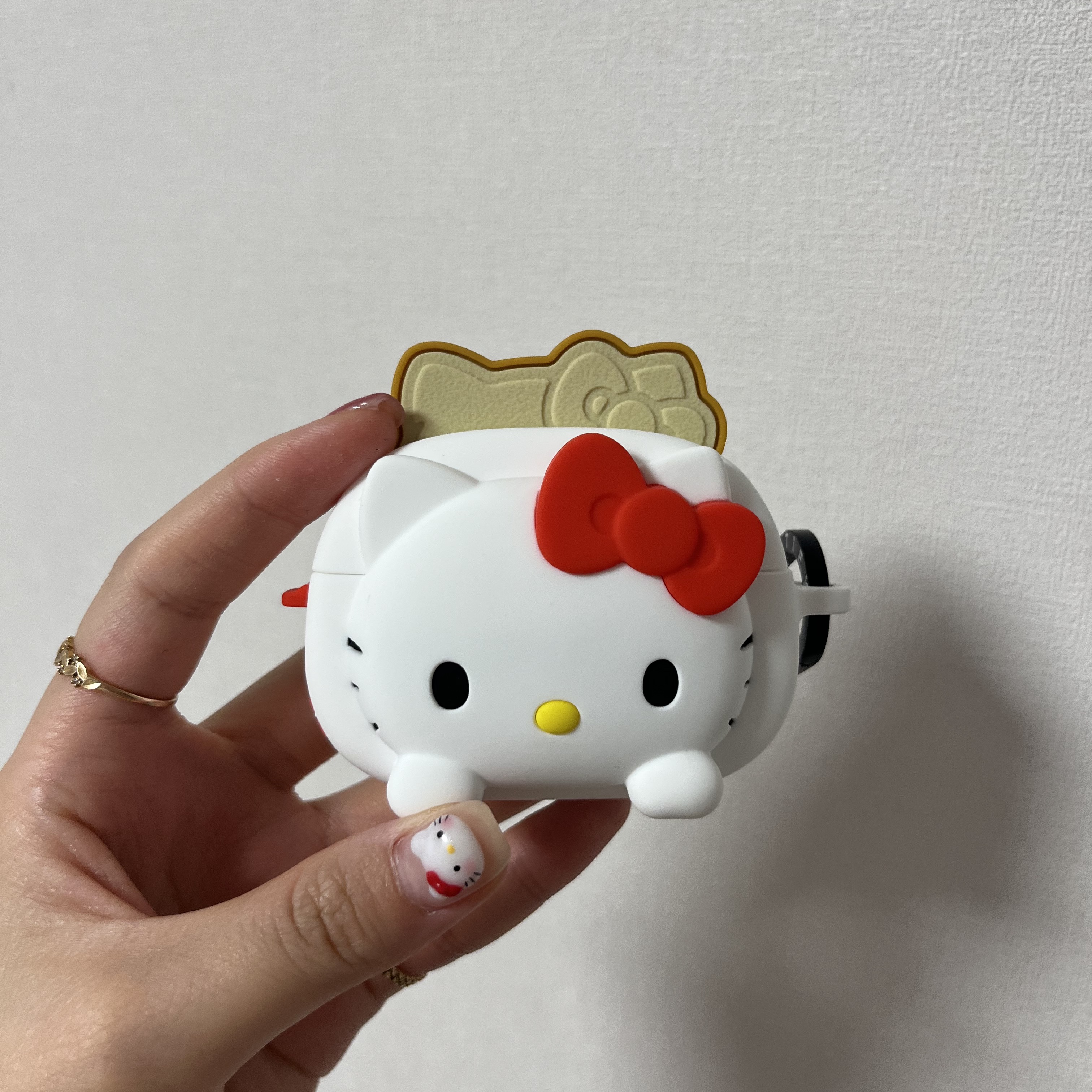 Casetify x Hello Kitty Collectible Toaster AirPods Pro 1st/2nd Gen Case 착용 스타일 - 1