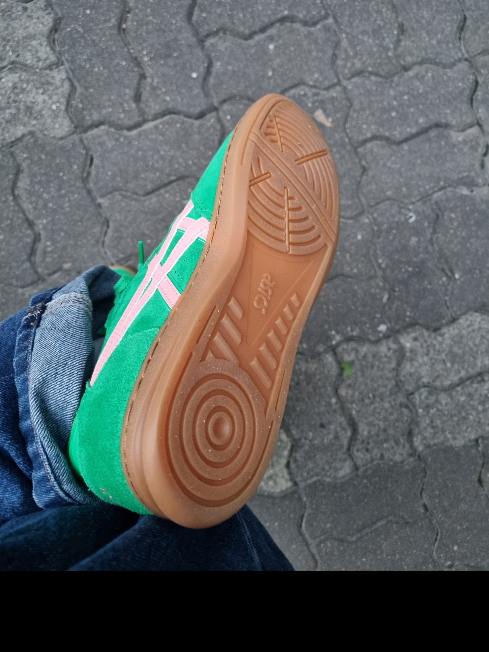 Asics Skyhand OG Cilantro Grapefruit 착용 스타일 - 3