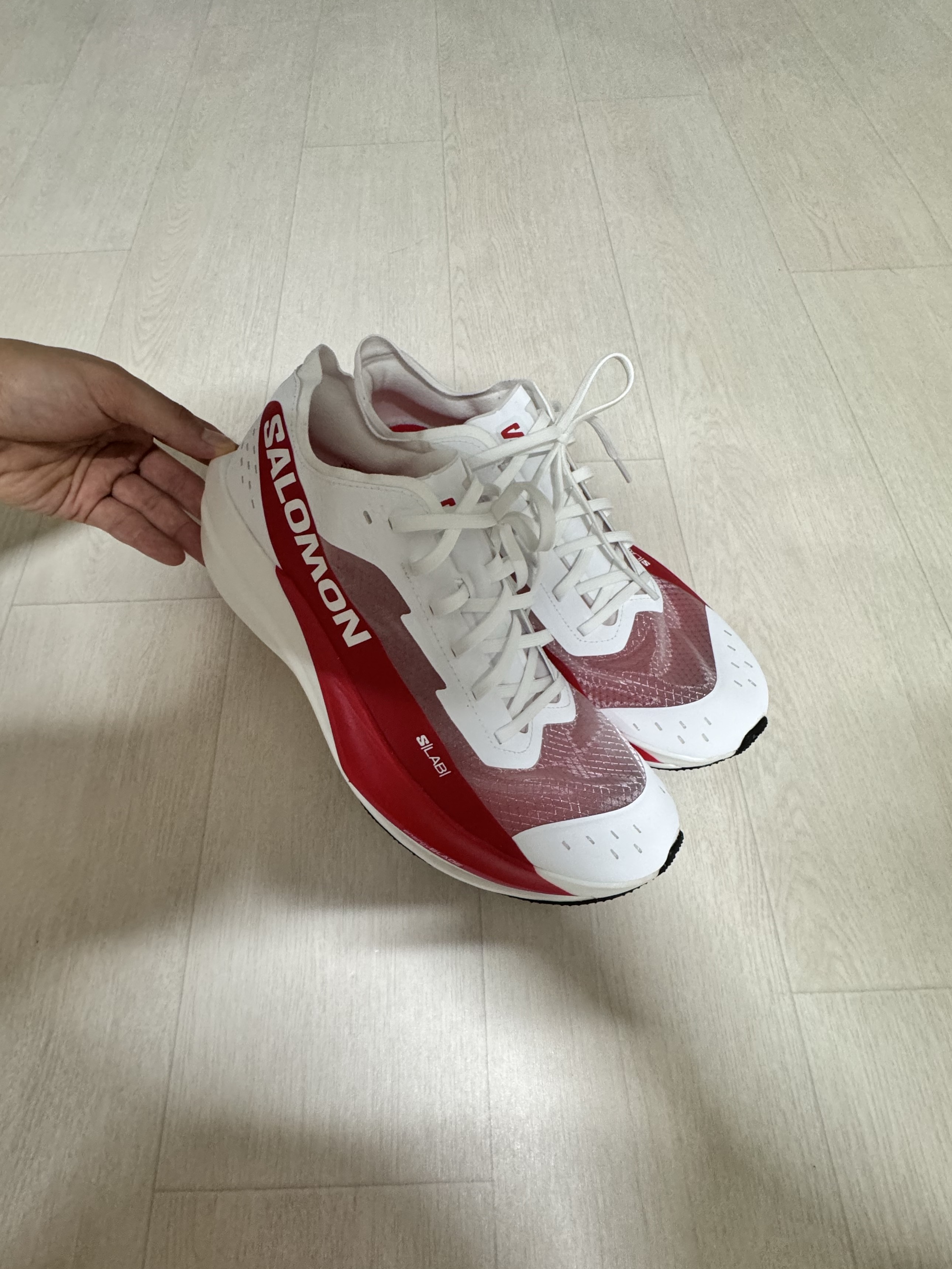 Salomon S/LAB Phantasm 2 White High Risk Red 착용 스타일 - 1