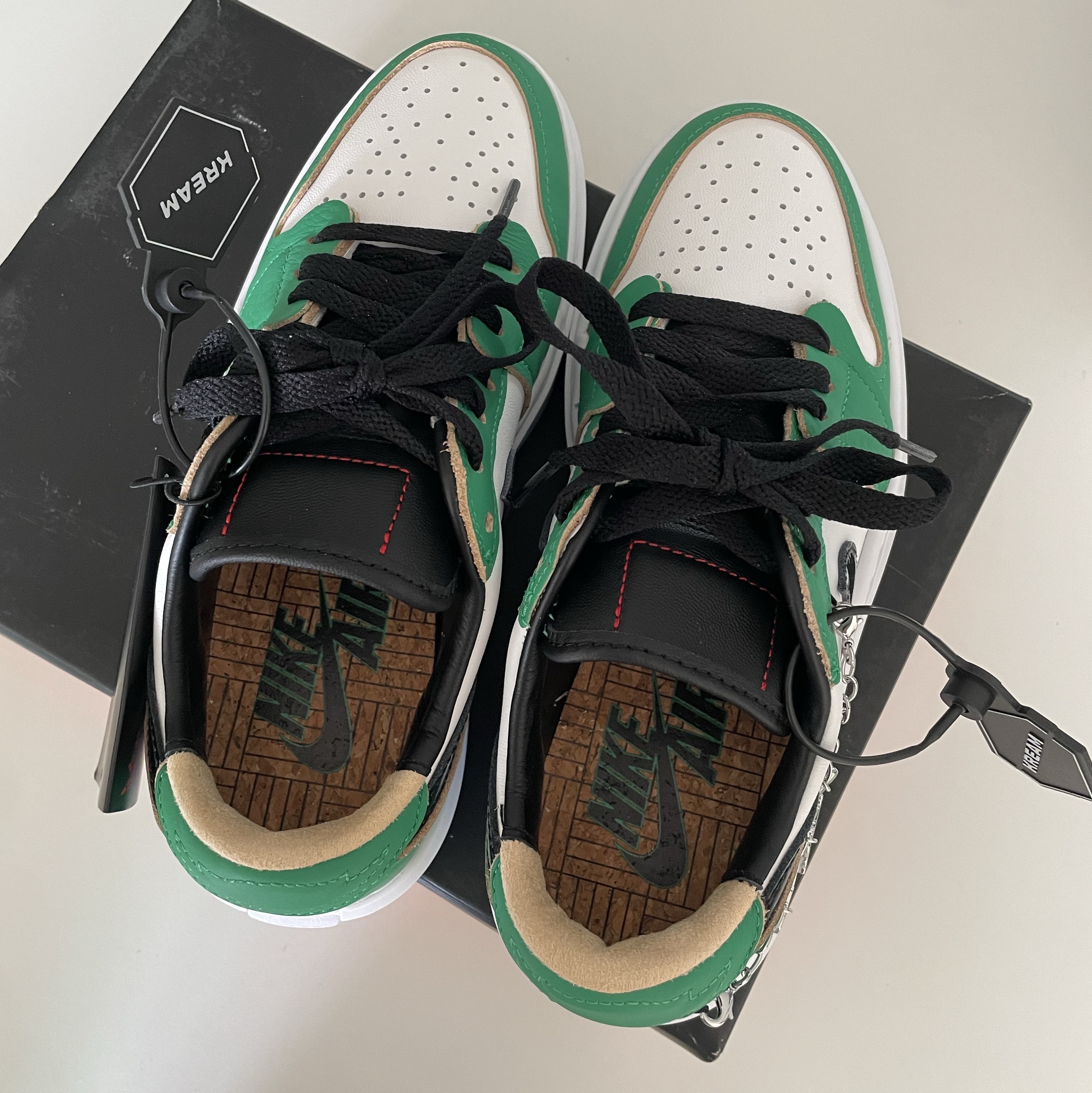 (W) Jordan 1 Elevate Low SE Lucky Green 착용 스타일 - 2