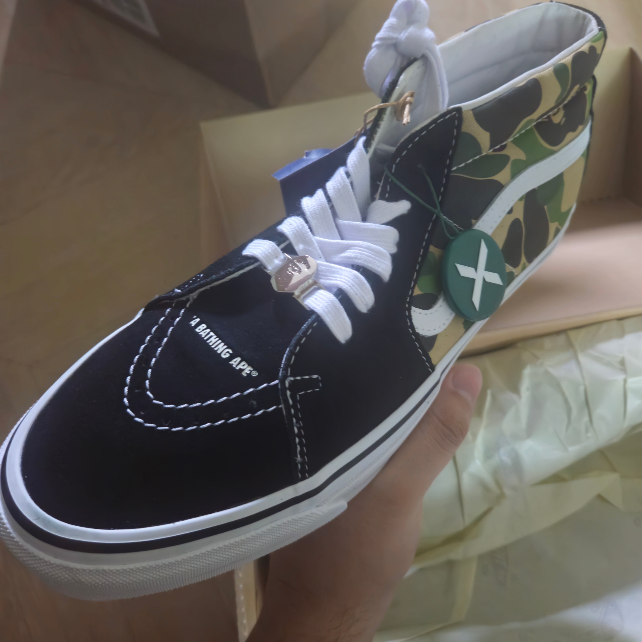 Vans x BAPE Sk8-Mid Reissue 83 LX Black 착용 스타일 - 2