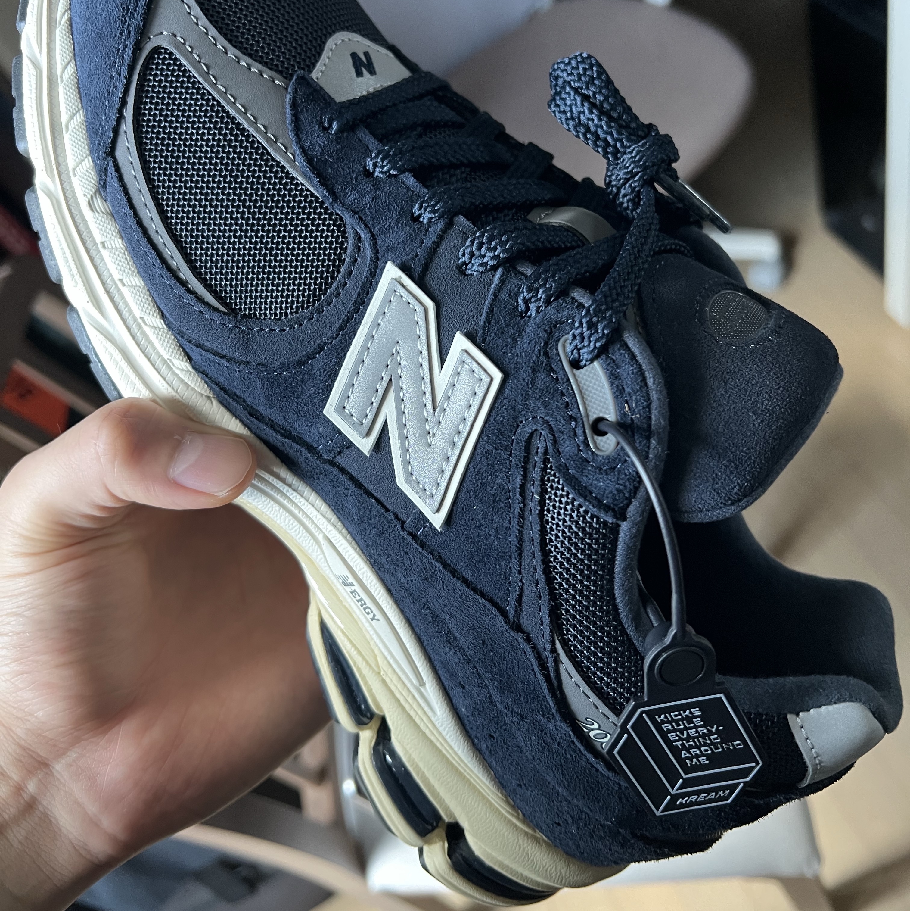 New Balance x Atmos 2002R Beige Grey, New Balance 2002R Eclipse Castlerock 착용 스타일 - 5