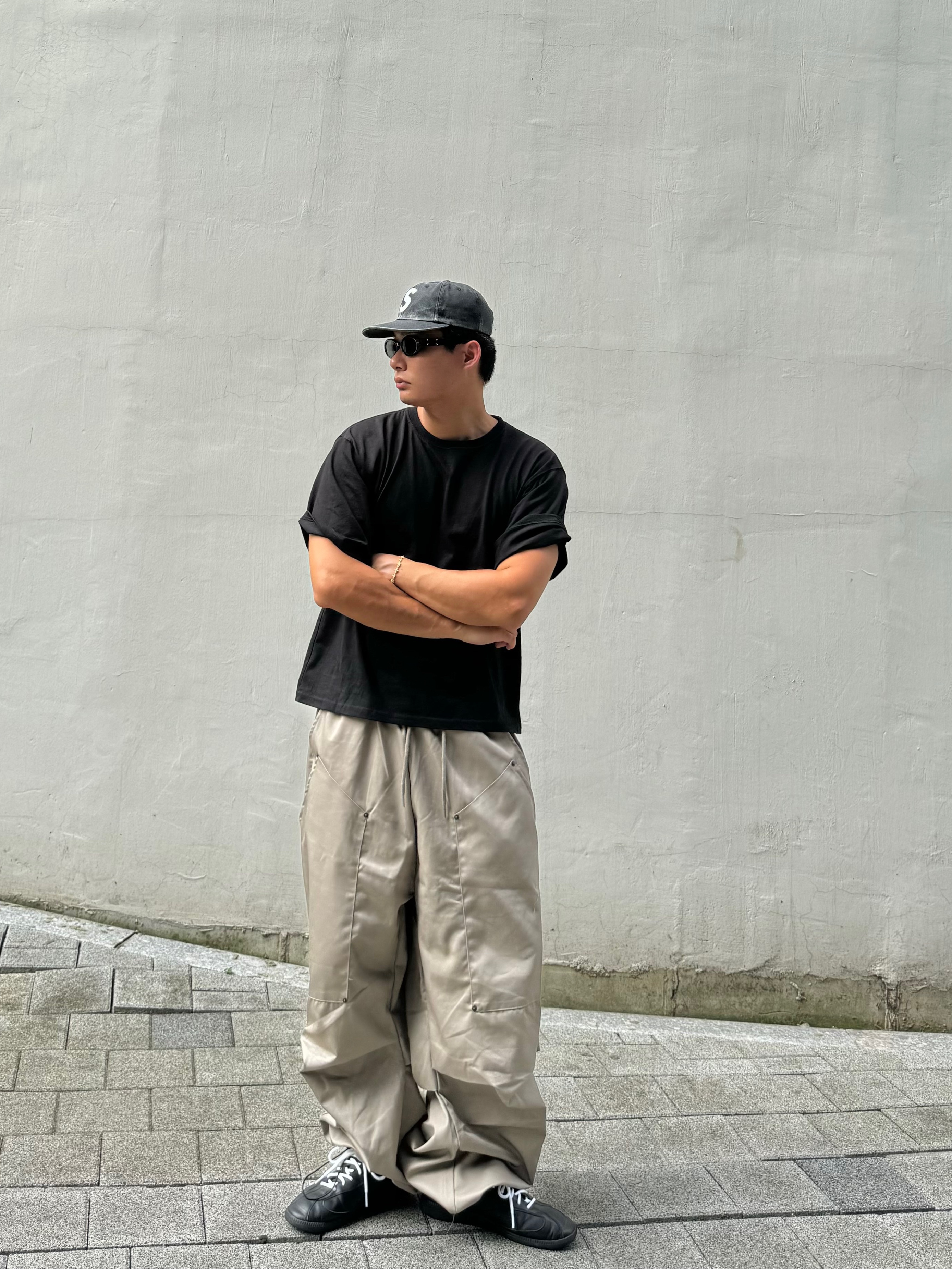 Gentle Monster x Maison Margiela MM107 Black Black, Supreme Pigment Canvas S Logo 6-Panel Black - 23SS 착용 스타일 - 4