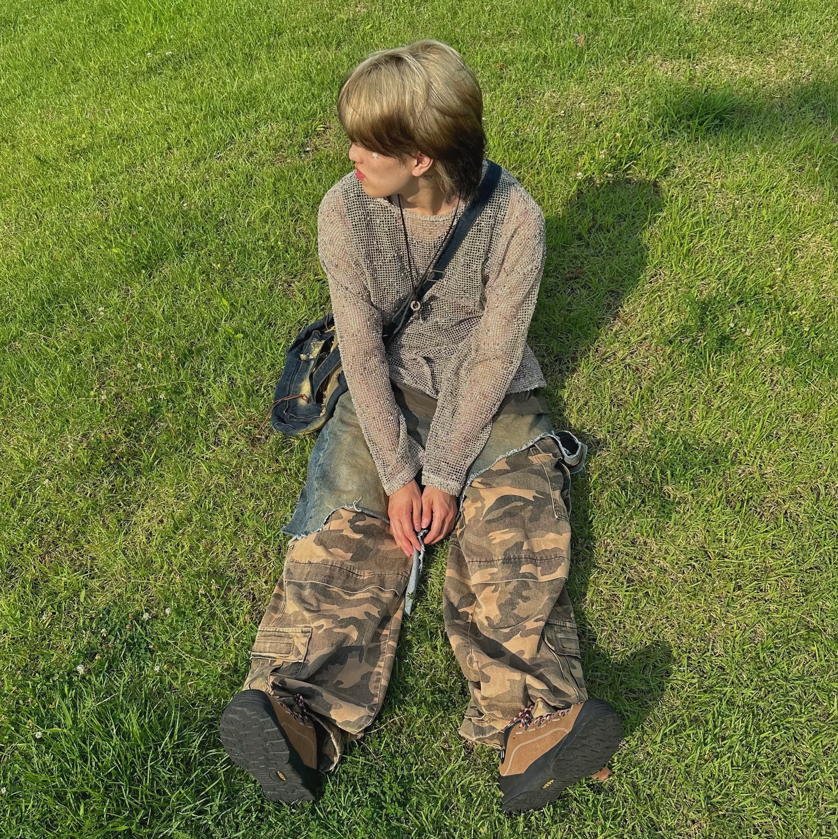 Keen Jasper Sneakers Toasted Coconut, Project G/R Layered Cargo Denim Pants Blue Camo 착용 스타일 - 2