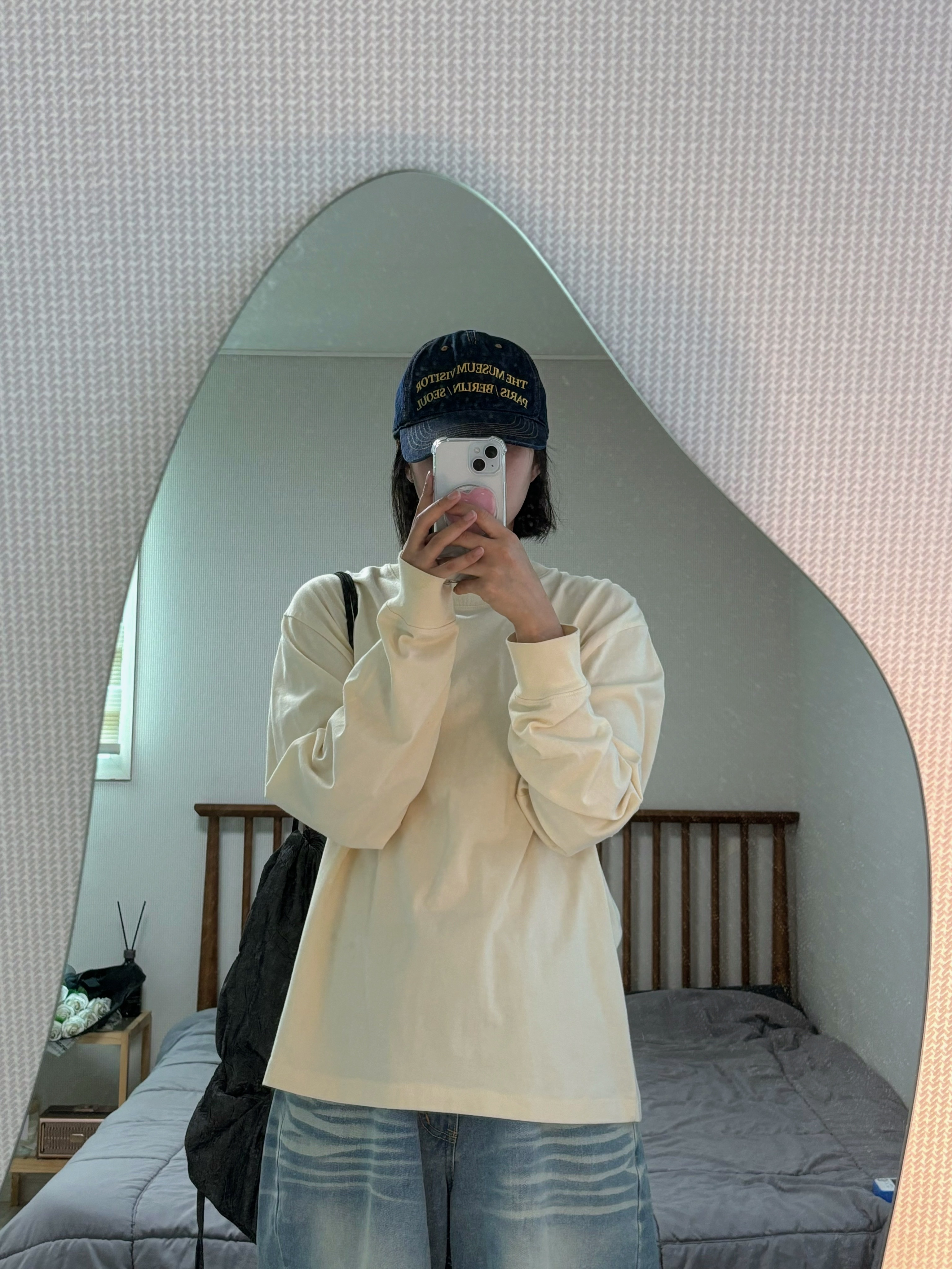 New Balance 574 Legacy Navy Blue, Essentials Long Sleeve T-Shirt Cream - 21SS 착용 스타일 - 3