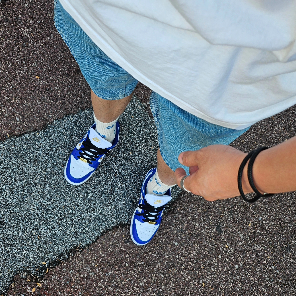 Supreme Script Baggy Denim Short Washed Indigo - 24SS, Nike x Supreme SB Dunk Low Hyper Blue 착용 스타일 - 2