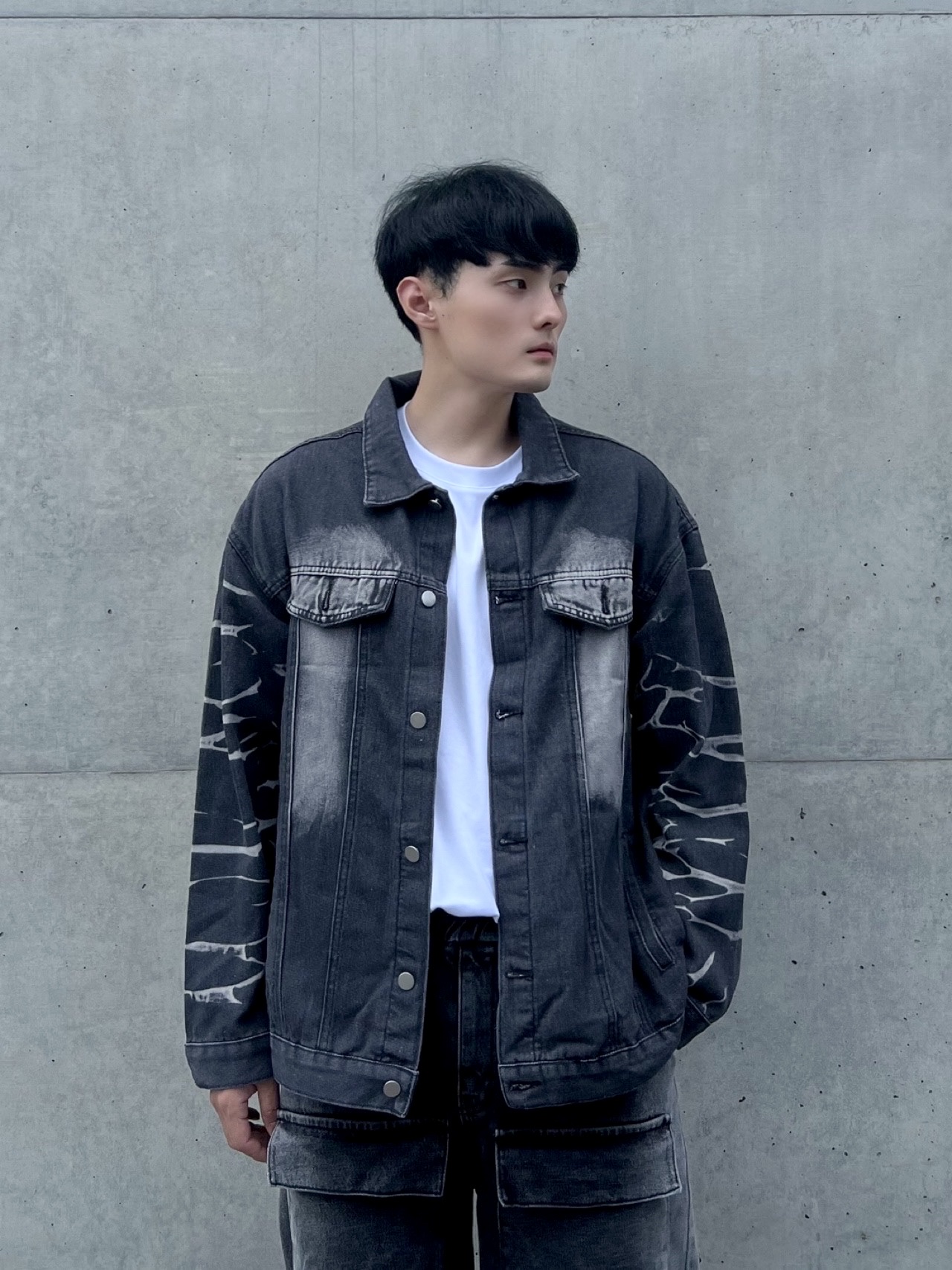 NON FLOOR Earnest Cargo Pants Black 착용 스타일 - 3
