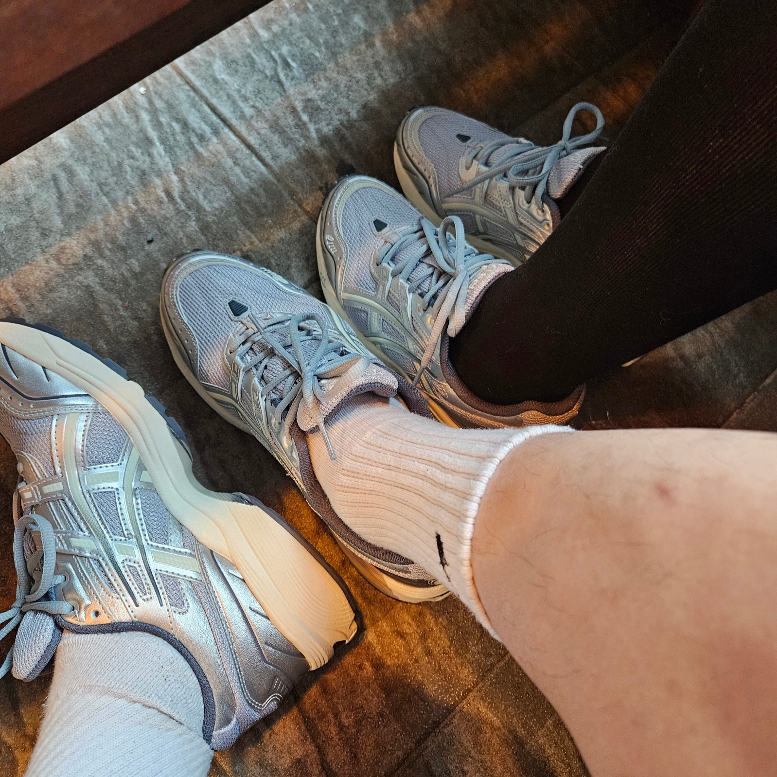 Asics Gel-1090 Piedmont Grey 착용 스타일