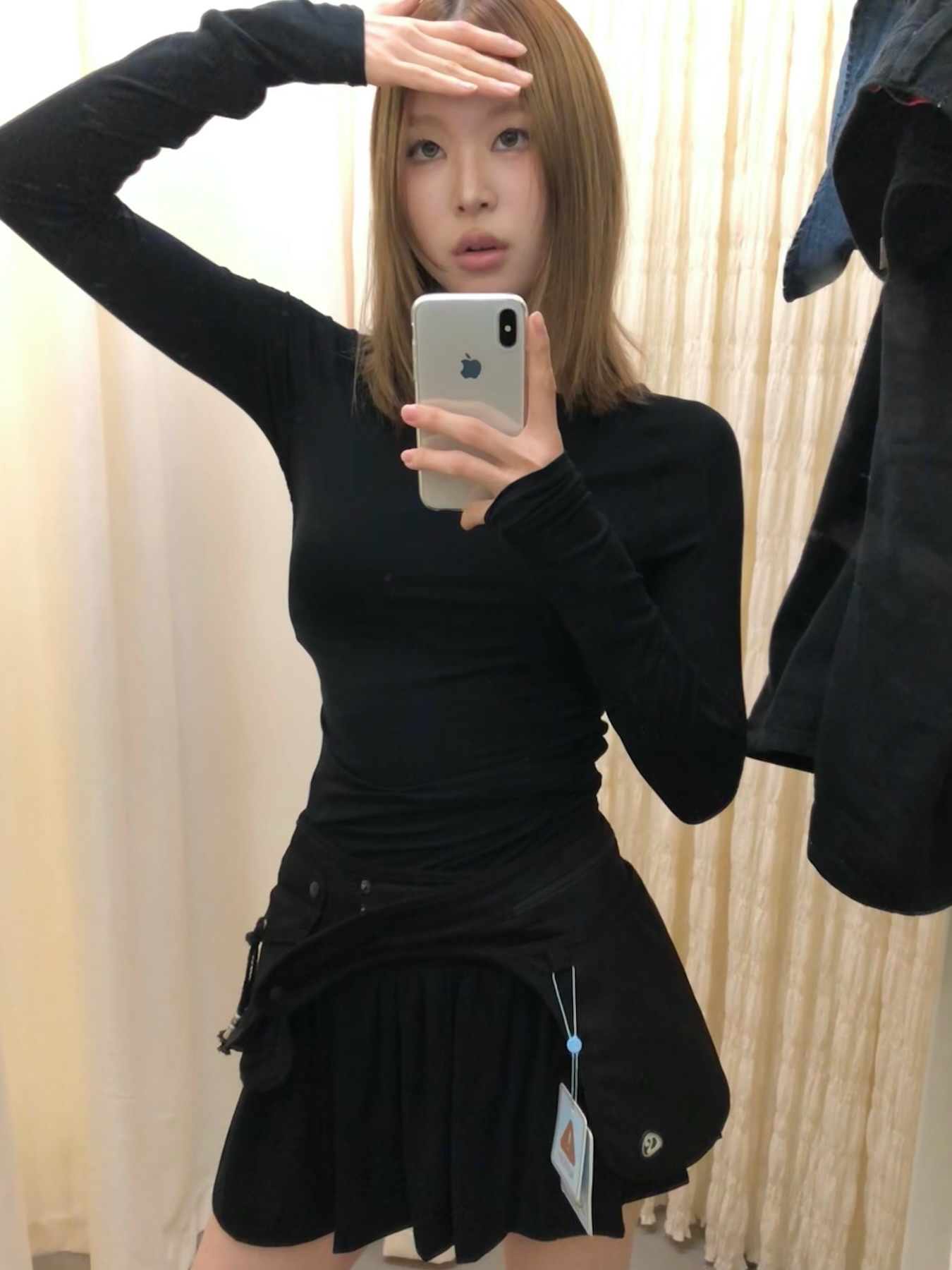 Coyseio Draping Dress Black, Coyseio Suede Belt Bag Black 착용 스타일