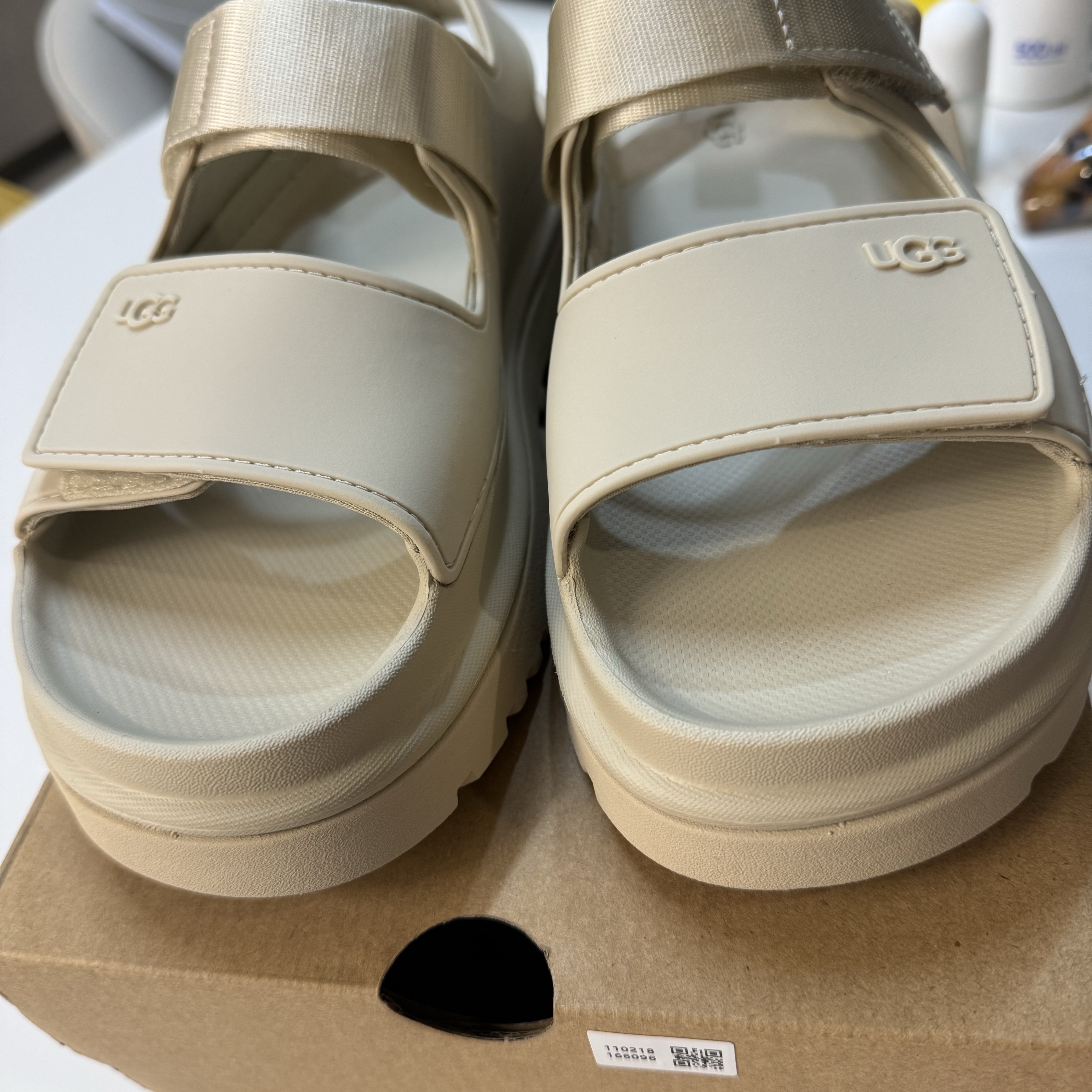 (Kids) UGG GoldenGlow Sea Salt 착용 스타일