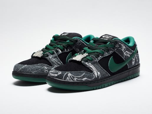 Nike x There SB Dunk Low Pro Anthracite and Gorge Green 착용 스타일