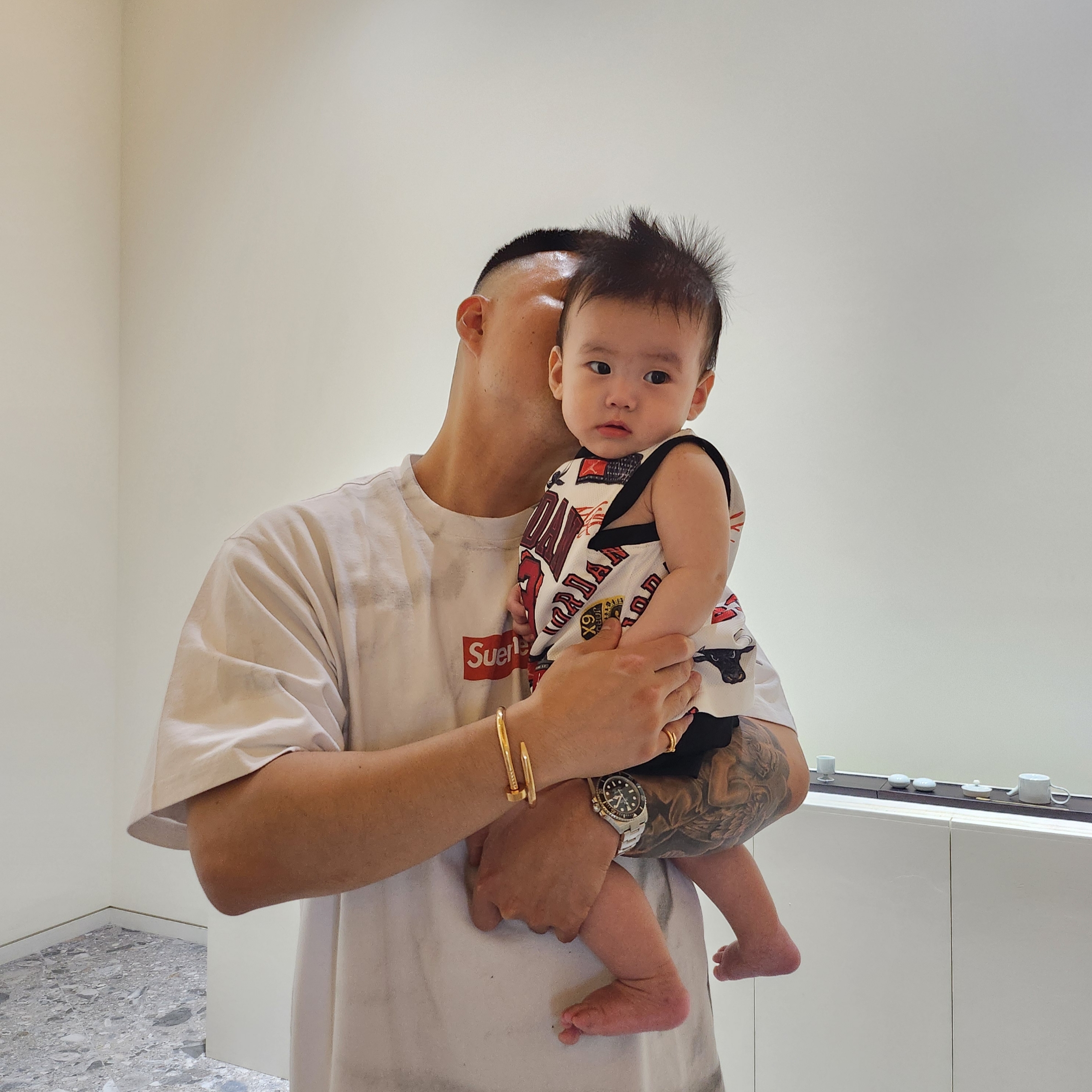 Supreme x MM6 Maison Margiela Box Logo T-Shirt White - 24SS 착용 스타일