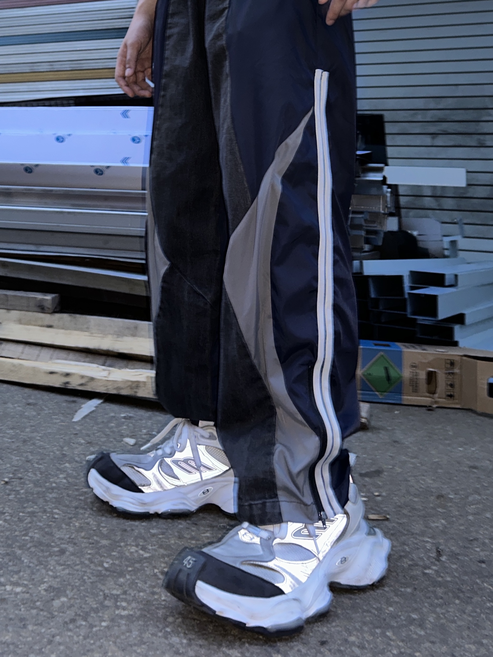 Civision by CSC Hybrid Track Pants Ver.2, Balenciaga Cargo Sneakers White Grey 착용 스타일 - 4