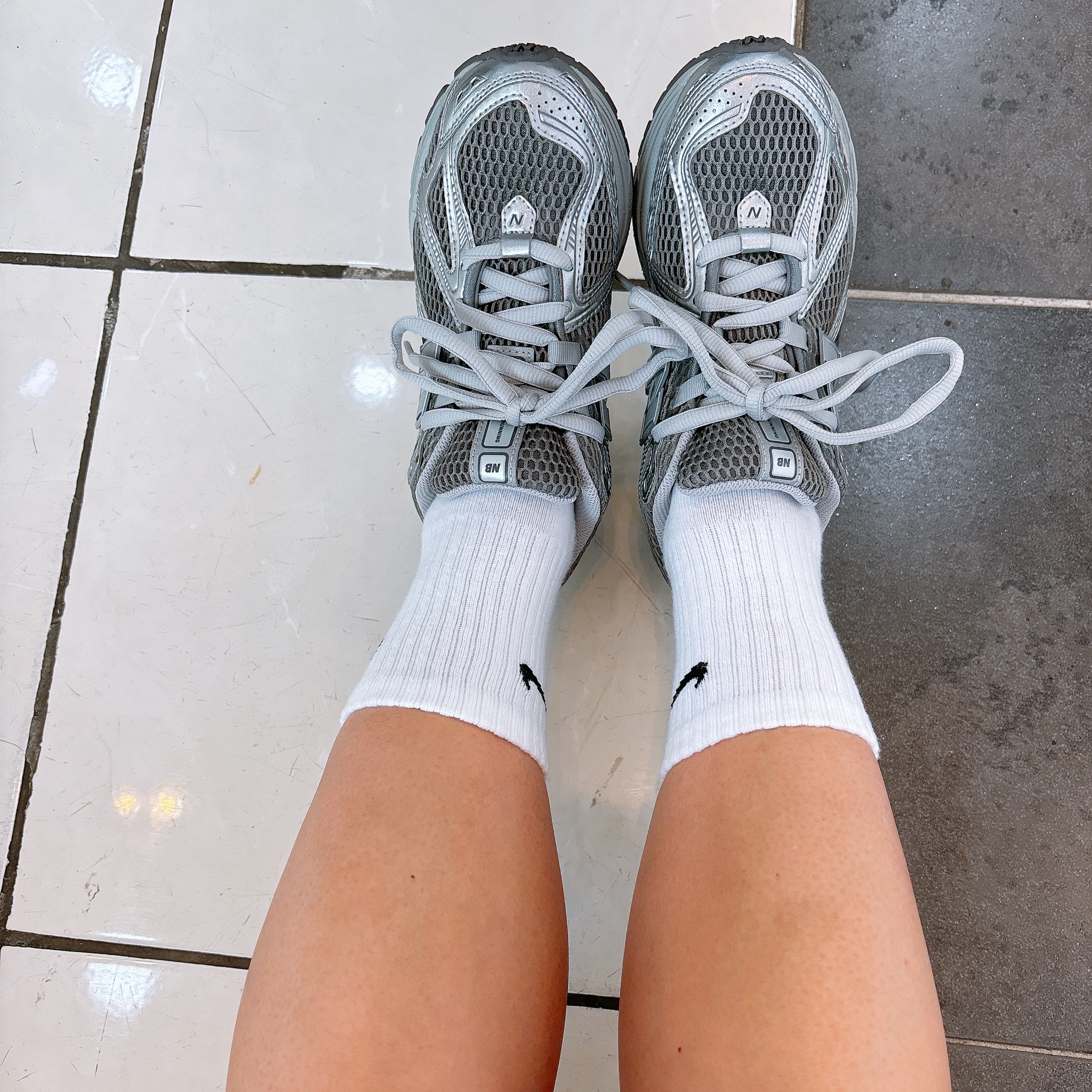 New Balance 1906R Harbor Grey Silver Metalic 착용 스타일
