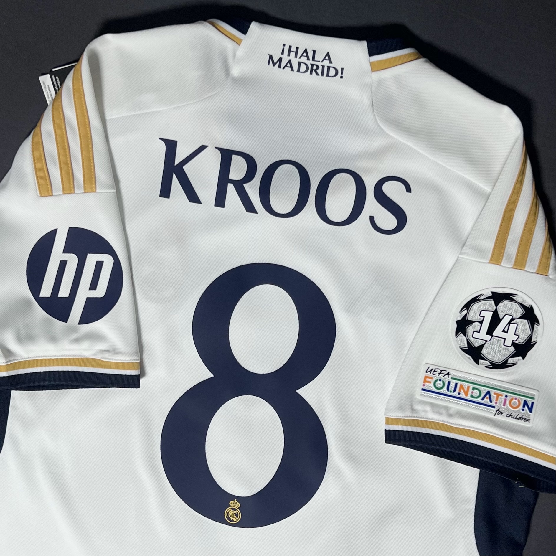 Adidas Real Madrid 2023/24 Home Jersey White - US Sizing (Non Marking Ver.), Adidas Real Madrid 2023/24 Home Jersey White - KR Sizing (Non Marking Ver.) 착용 스타일
