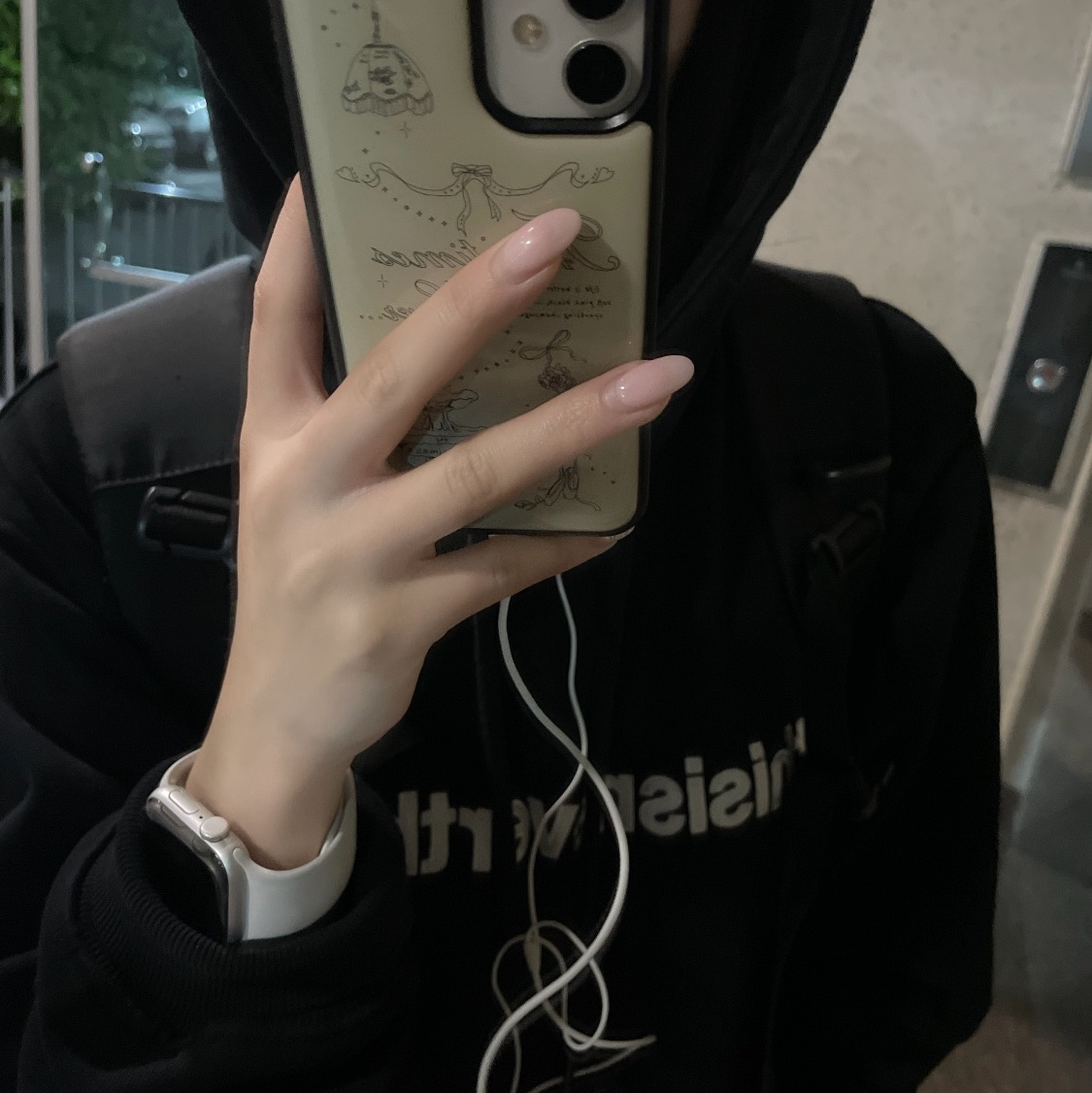 Thisisneverthat T-Logo LT Hoodie Navy 착용 스타일 - 2