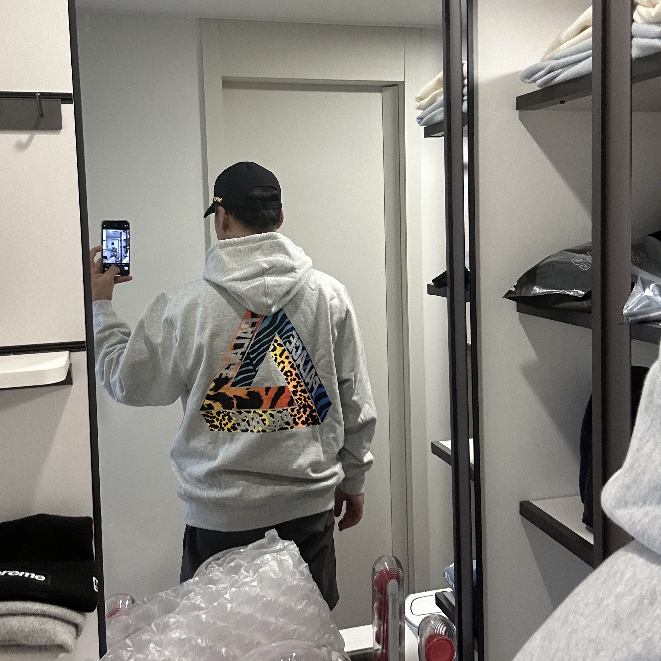 Palace Jungle Dream Hood Grey Marl - 24FW 착용 스타일 - 2
