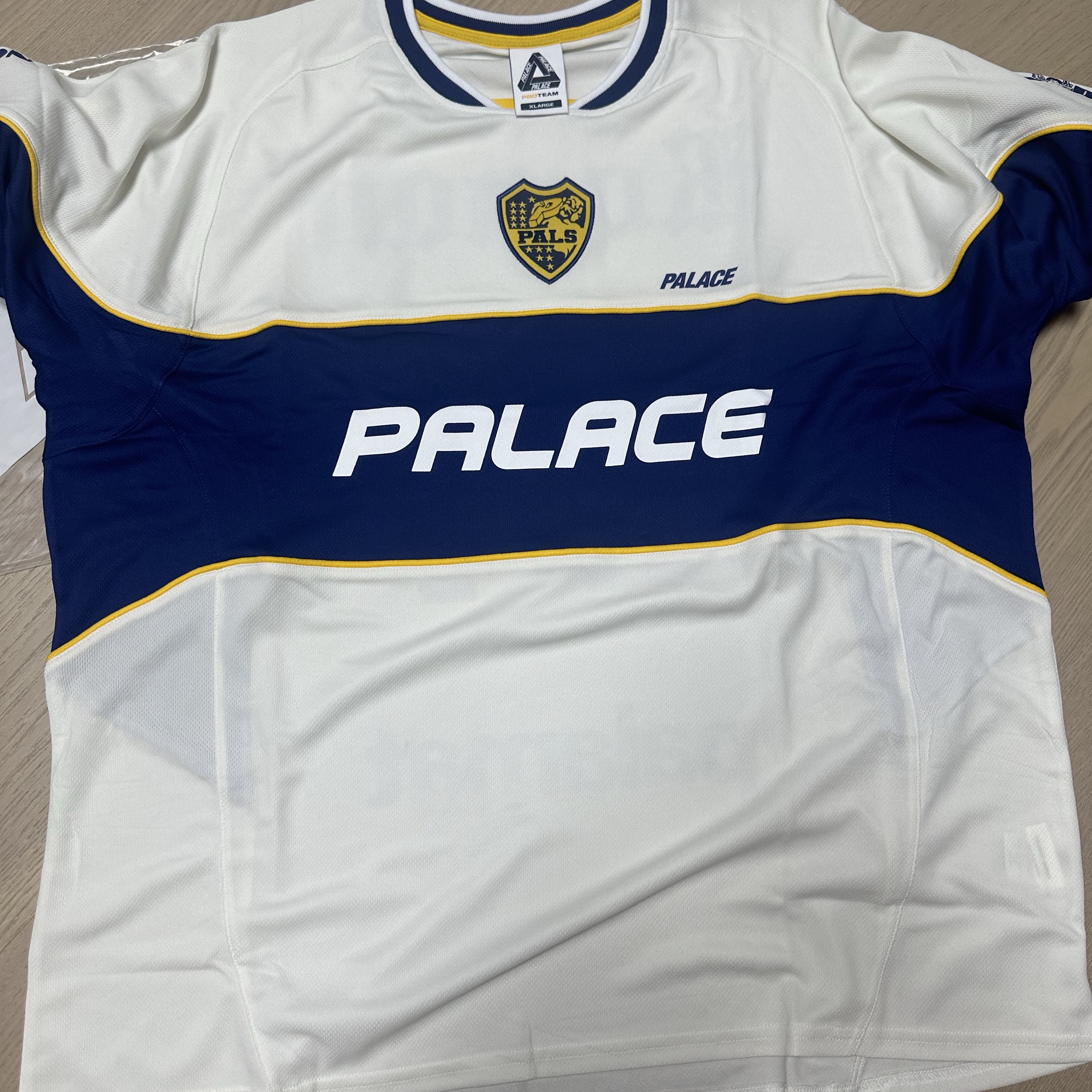 Palace Palamat Jersey White Navy - 24FW 착용 스타일 - 1