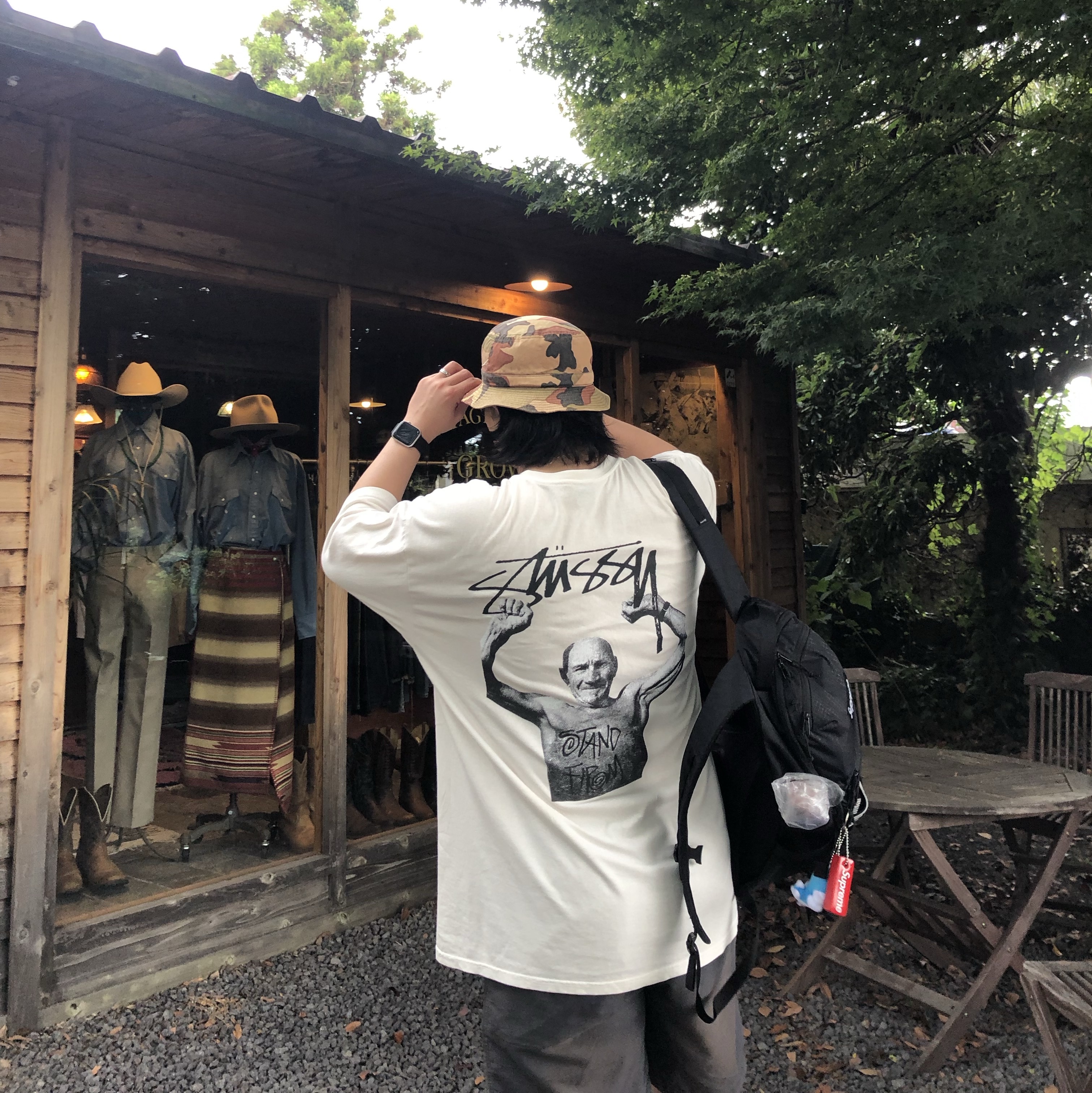 Stussy x Martine Rose Stand Firm Pigment Dyed T-Shirt Natural, Nike x Stussy LD-1000 SP Action Green and Black 착용 스타일 - 2