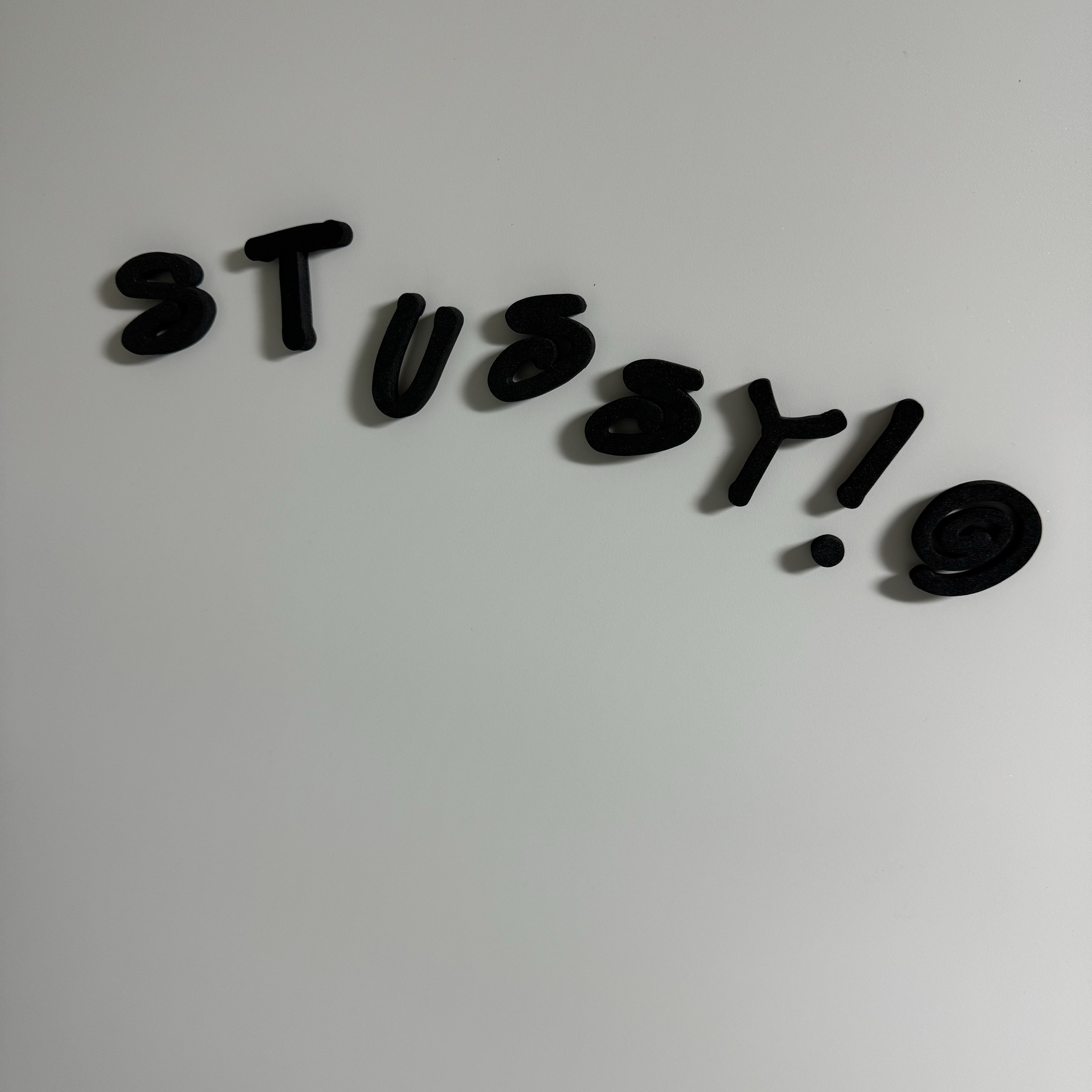 Stussy Alphabet Magnets Black 착용 스타일