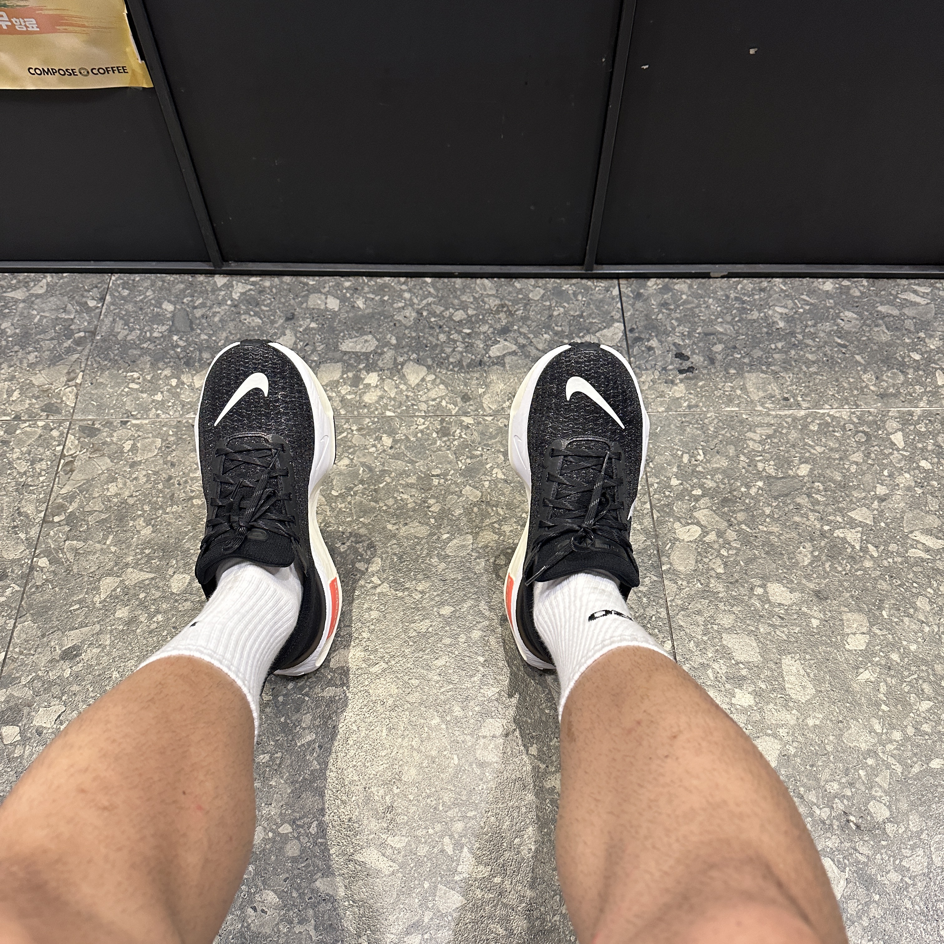 Nike ZoomX Invincible Run Flyknit 3 Black White 착용 스타일