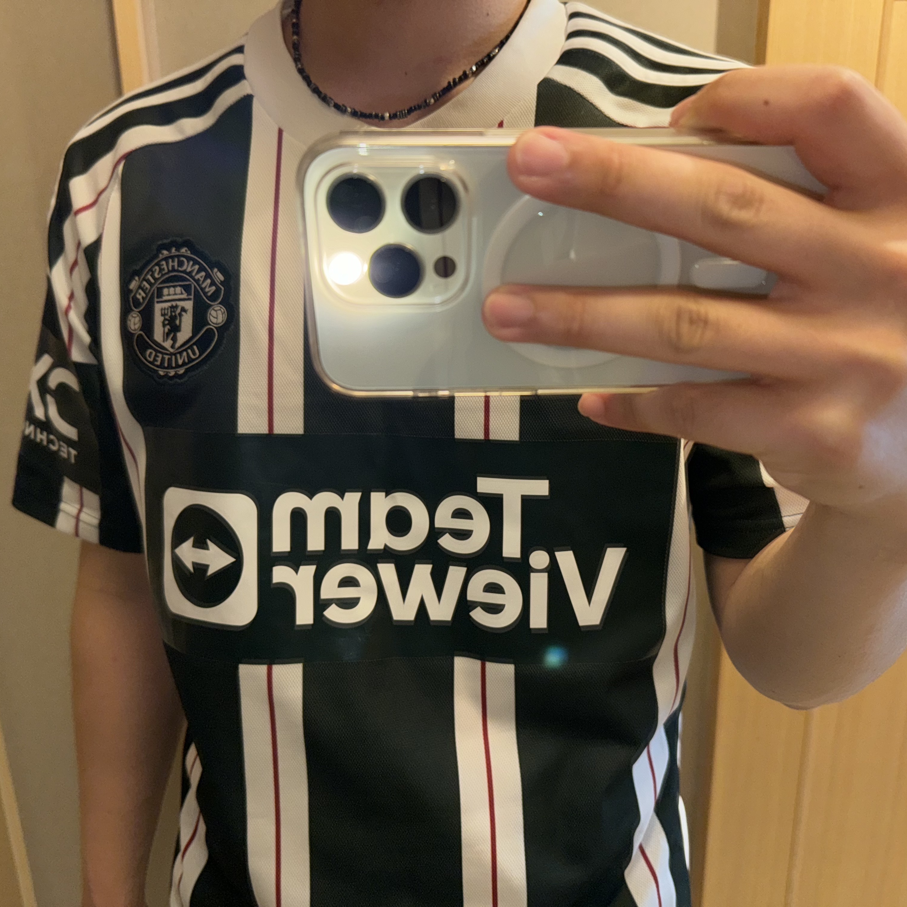 Adidas Manchester United 2023/24 Away Jersey Green Night Core White - KR Sizing (Non Marking Ver.) 착용 스타일
