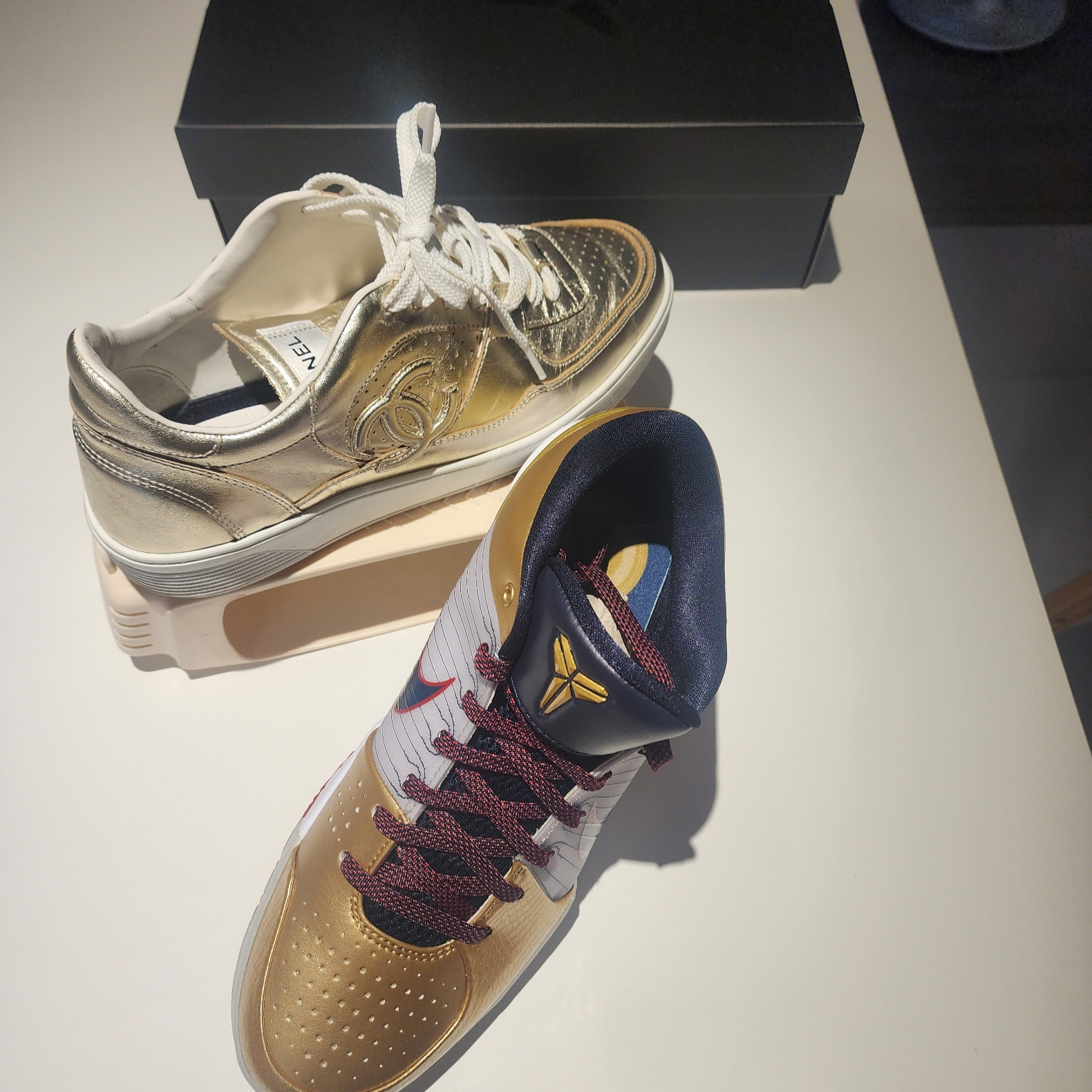 Nike Kobe 4 Protro Metallic Gold and Dark Obsidian 착용 스타일 - 10