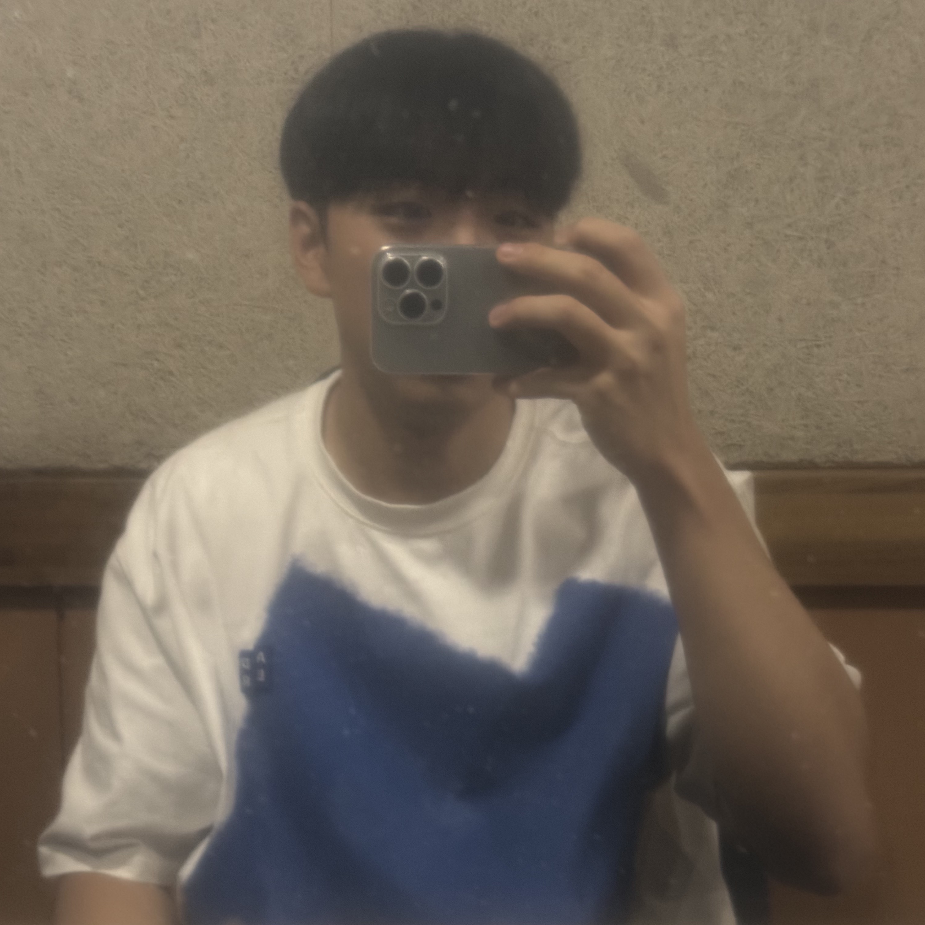 Ader Error Sig; TRS Tag T-Shirt 03 Off White 착용 스타일