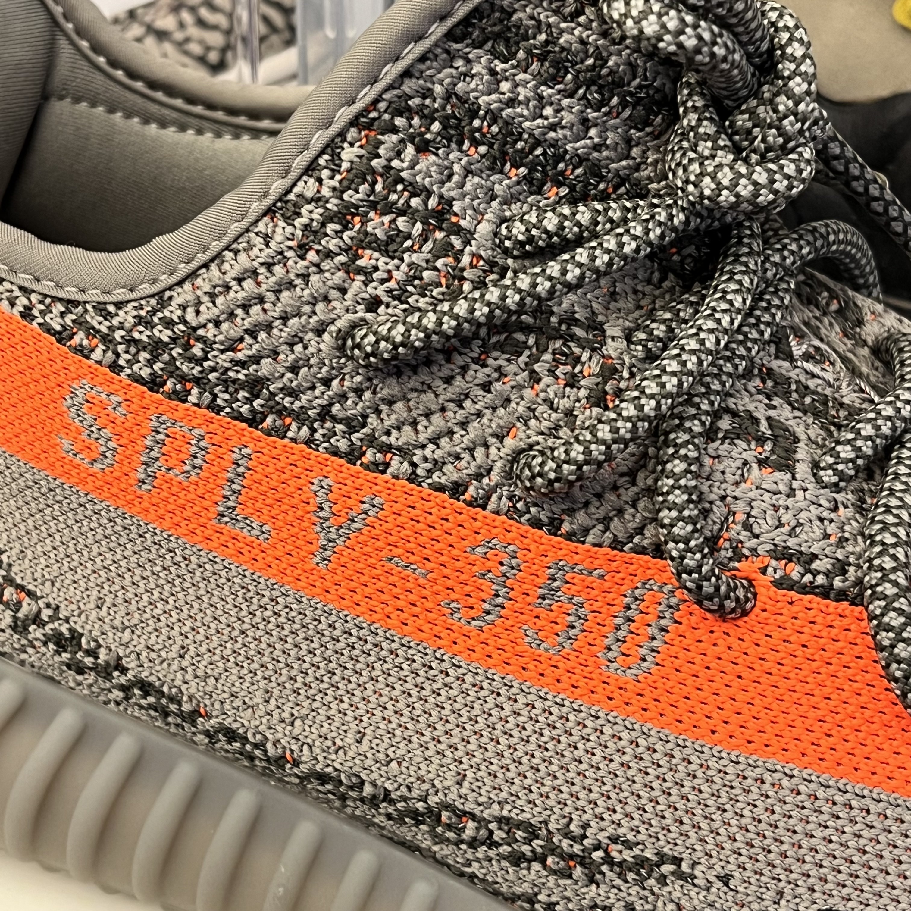 Adidas Yeezy Boost 350 V2 Beluga - Reflective 착용 스타일 - 1