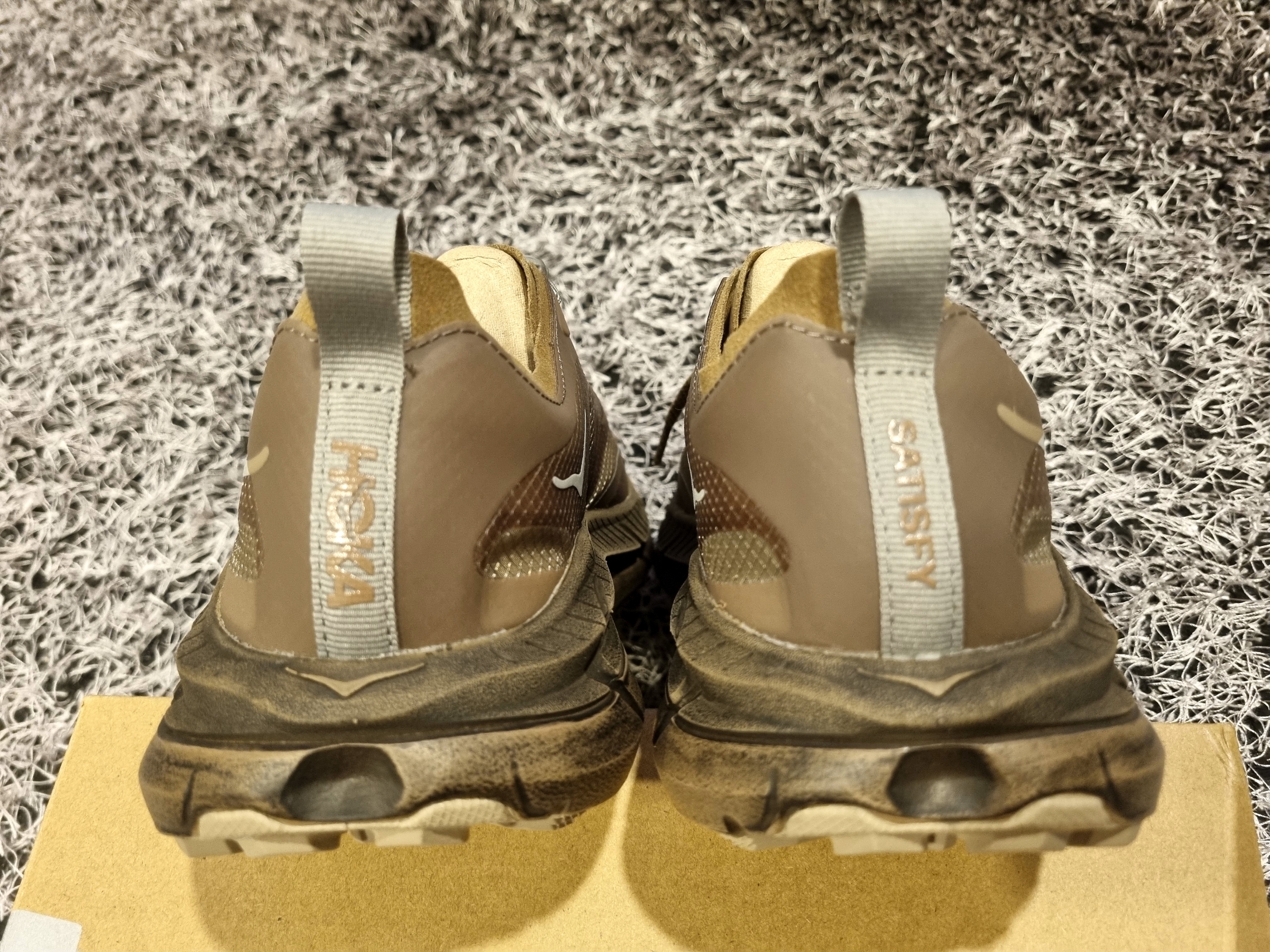 Hoka x Satisfy Mafate Speed 4 Lite Rubber 착용 스타일 - 6