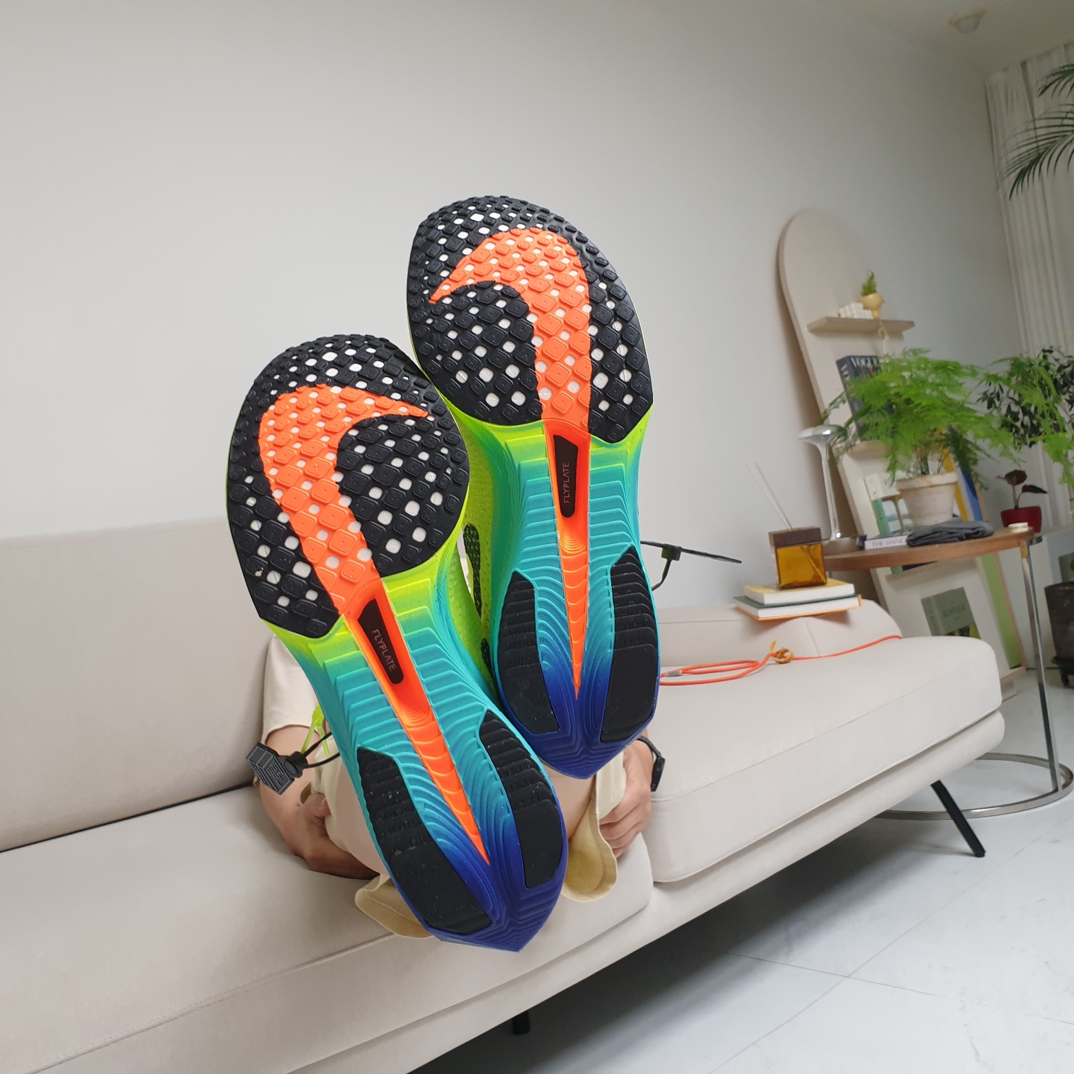 Nike ZoomX Vaporfly Next% 3 Volt Scream Green 착용 스타일