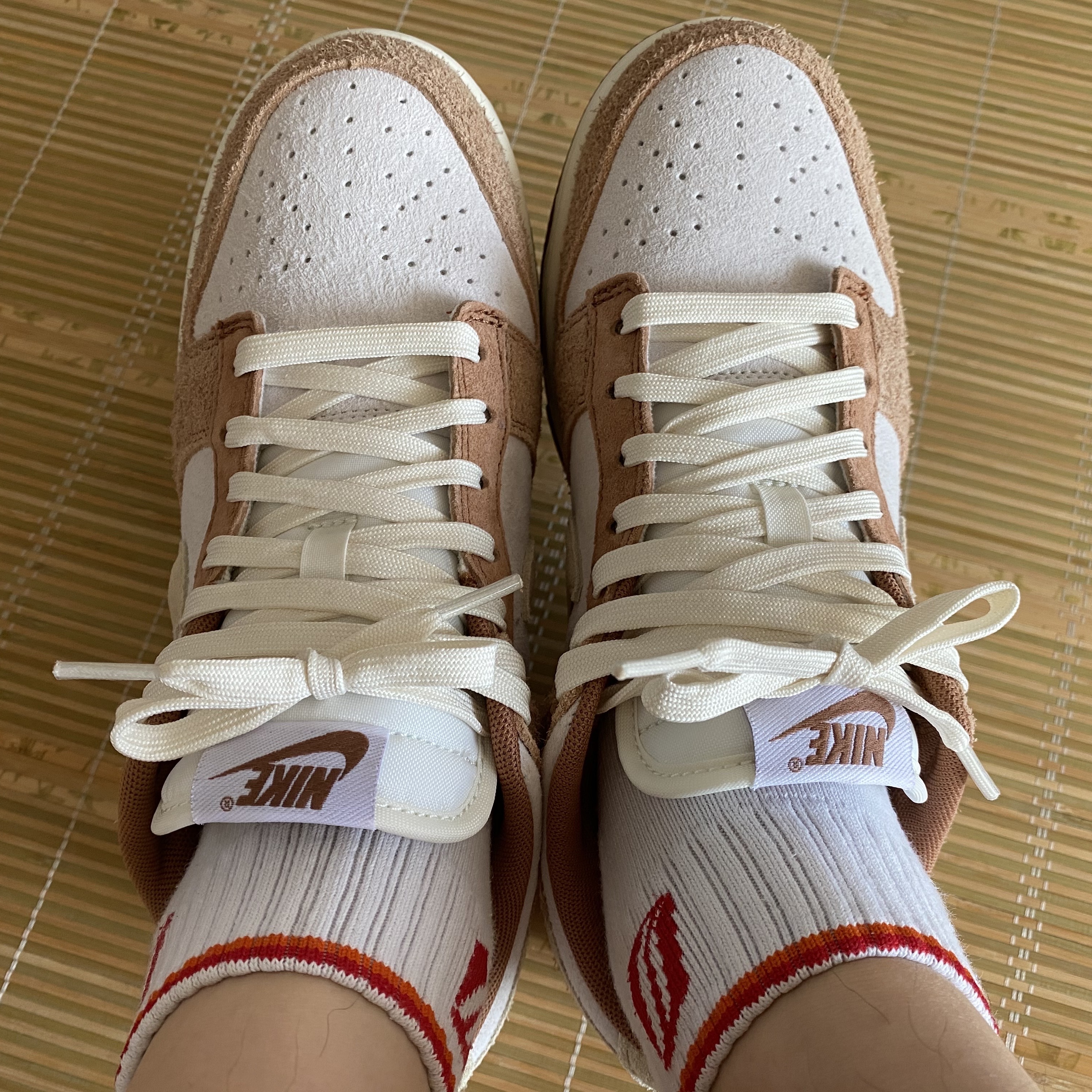 Nike Dunk Low Pro Premium Medium Curry 착용 스타일 - 2