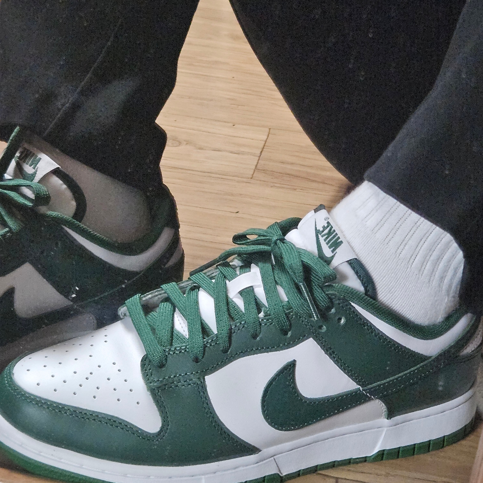 Nike Dunk Low Retro Varsity Green 착용 스타일