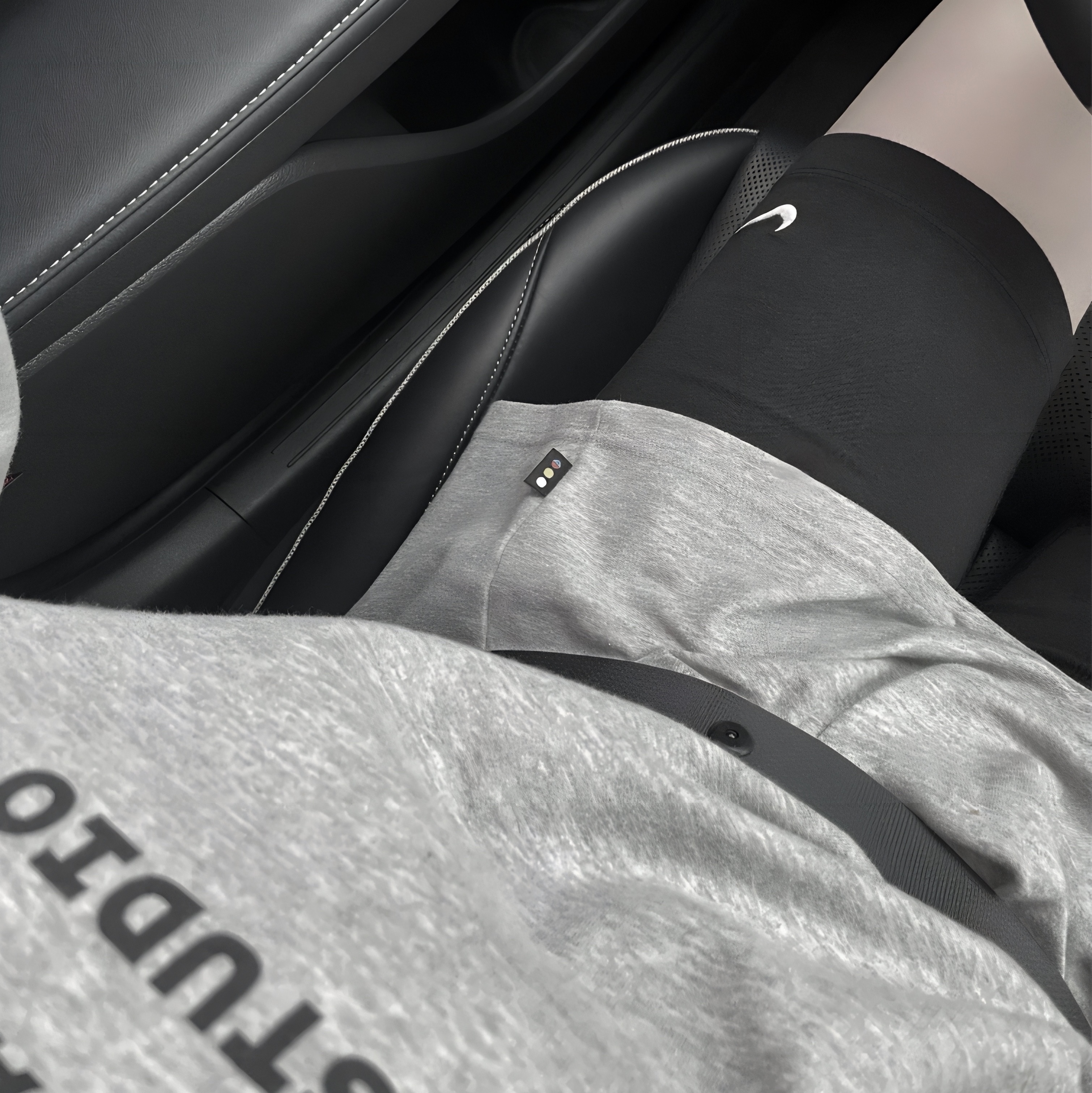 (W) Nike NSW Classics High Waisted 8 Inch Biker Shorts Black - Asia, IAB Studio Long Sleeve Gray 착용 스타일