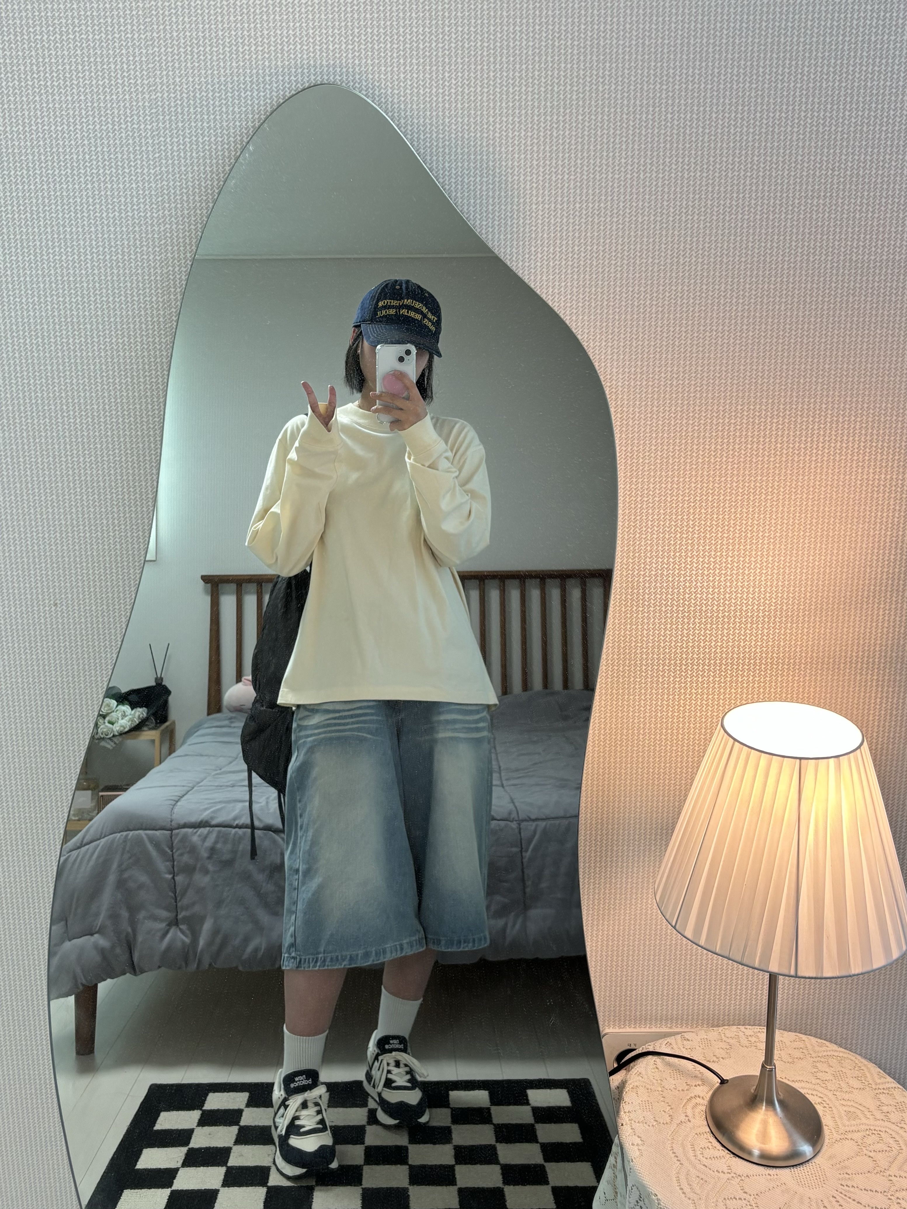 New Balance 574 Legacy Navy Blue, Essentials Long Sleeve T-Shirt Cream - 21SS 착용 스타일 - 2