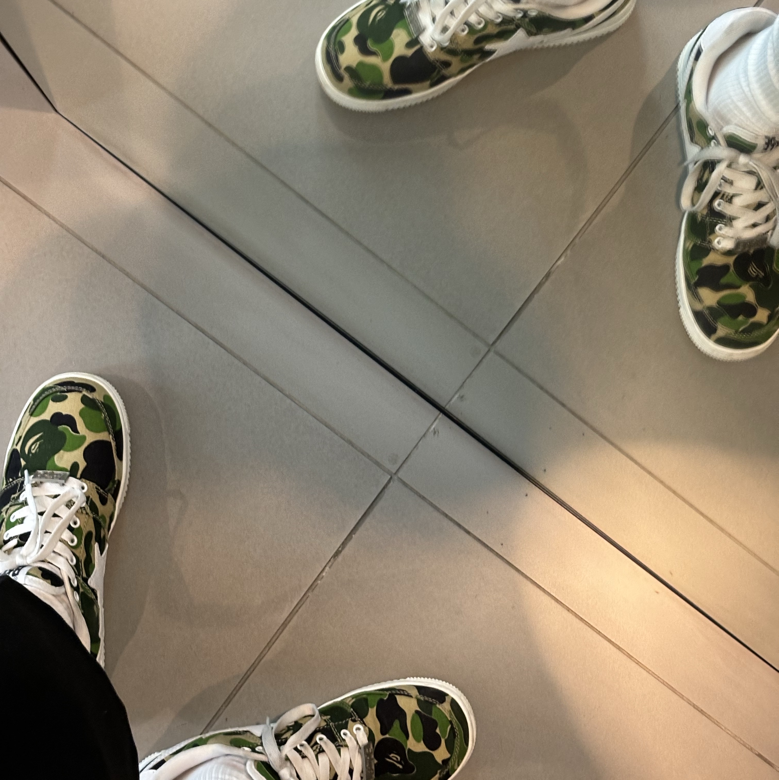 BAPE Bape Sta Low 20th Anniversary Green Camo 착용 스타일