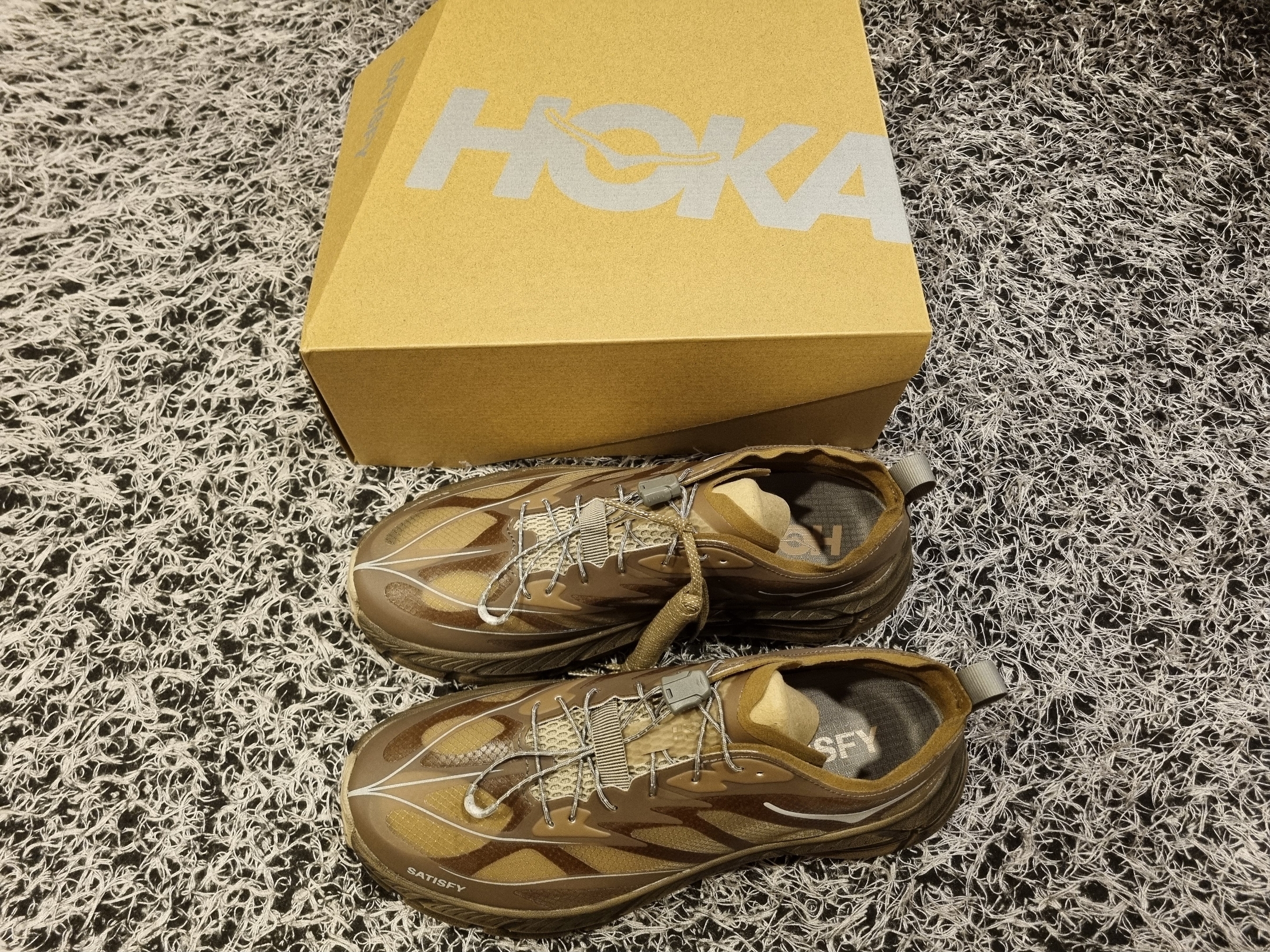 Hoka x Satisfy Mafate Speed 4 Lite Rubber 착용 스타일 - 7