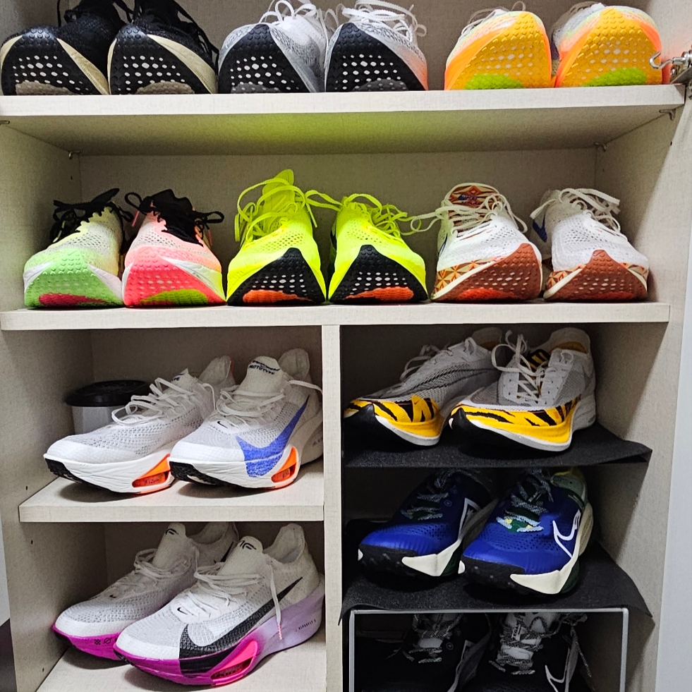 Nike ZoomX Vaporfly Next% 3 Sail Cobalt Bliss Total Orange, Nike Air Zoom Alphafly Next% 3 Olympic Safari 착용 스타일