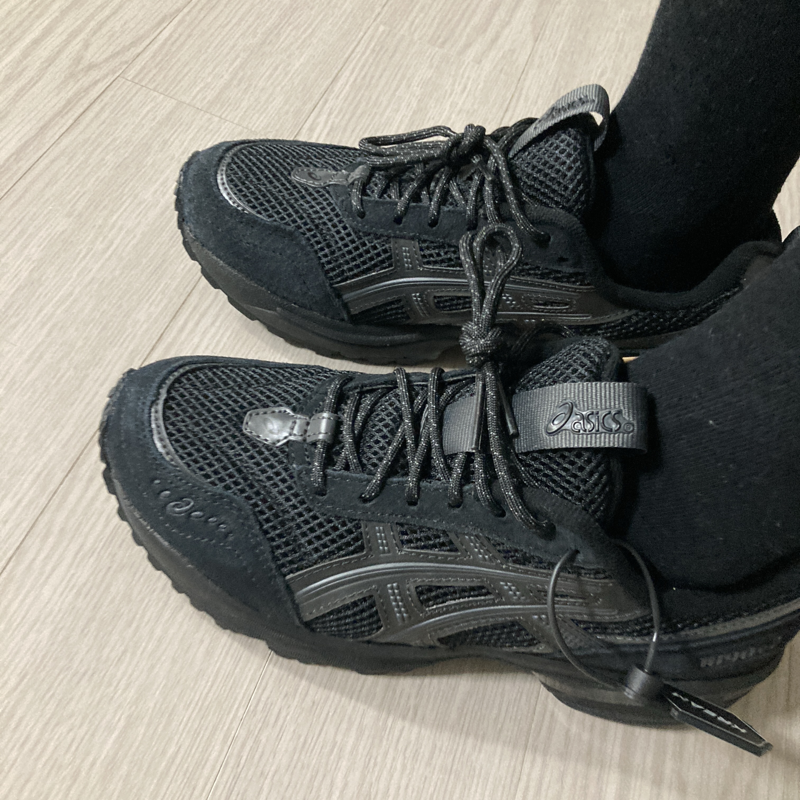 Asics Gel-1090 V2 Black 착용 스타일
