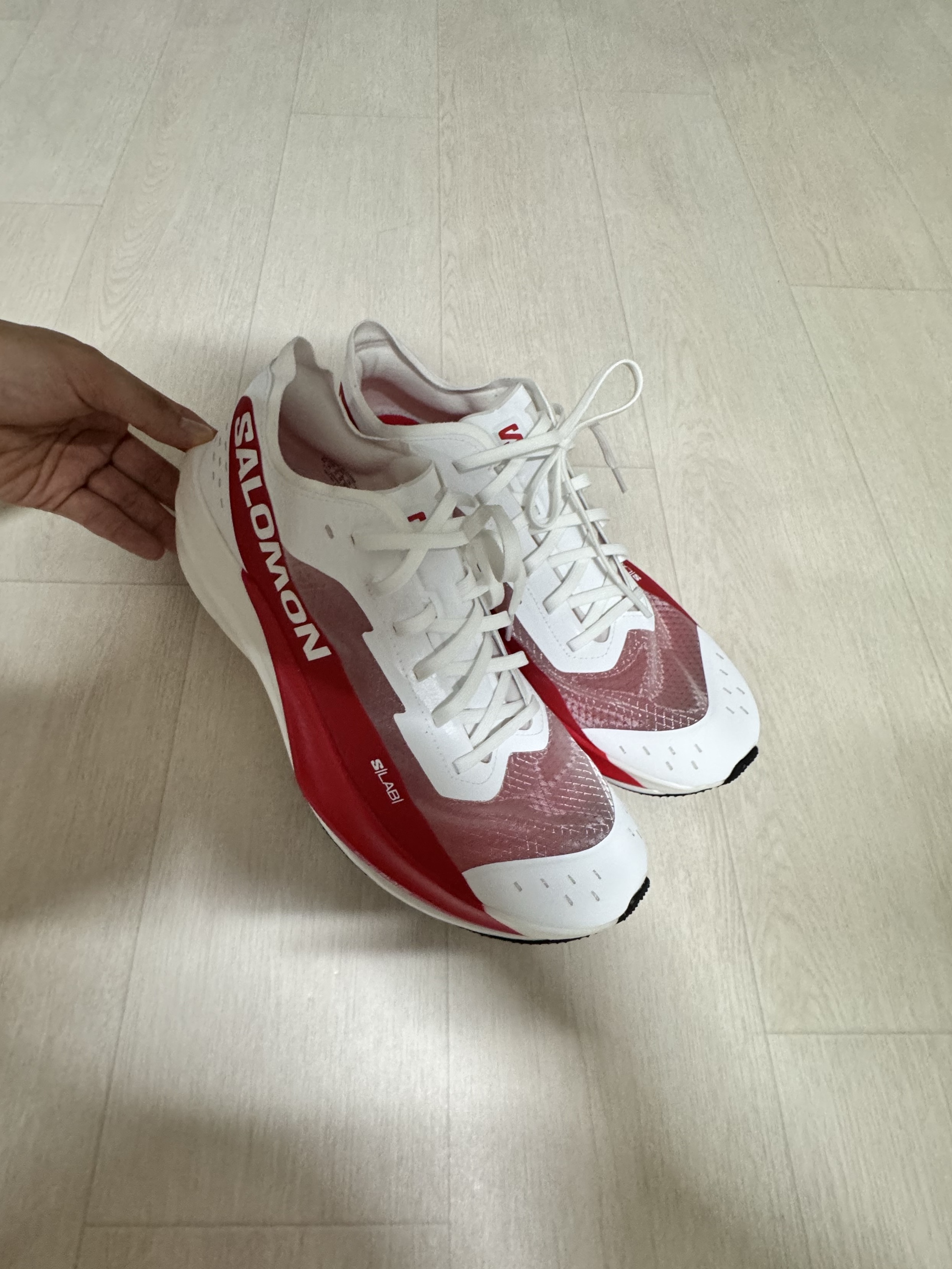 Salomon S/LAB Phantasm 2 White High Risk Red 착용 스타일 - 2