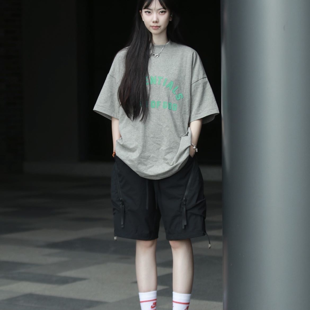 Essentials Heavy Jersey Crewneck T-Shirt Dark Heather Oatmeal - 24SS 착용 스타일 - 4