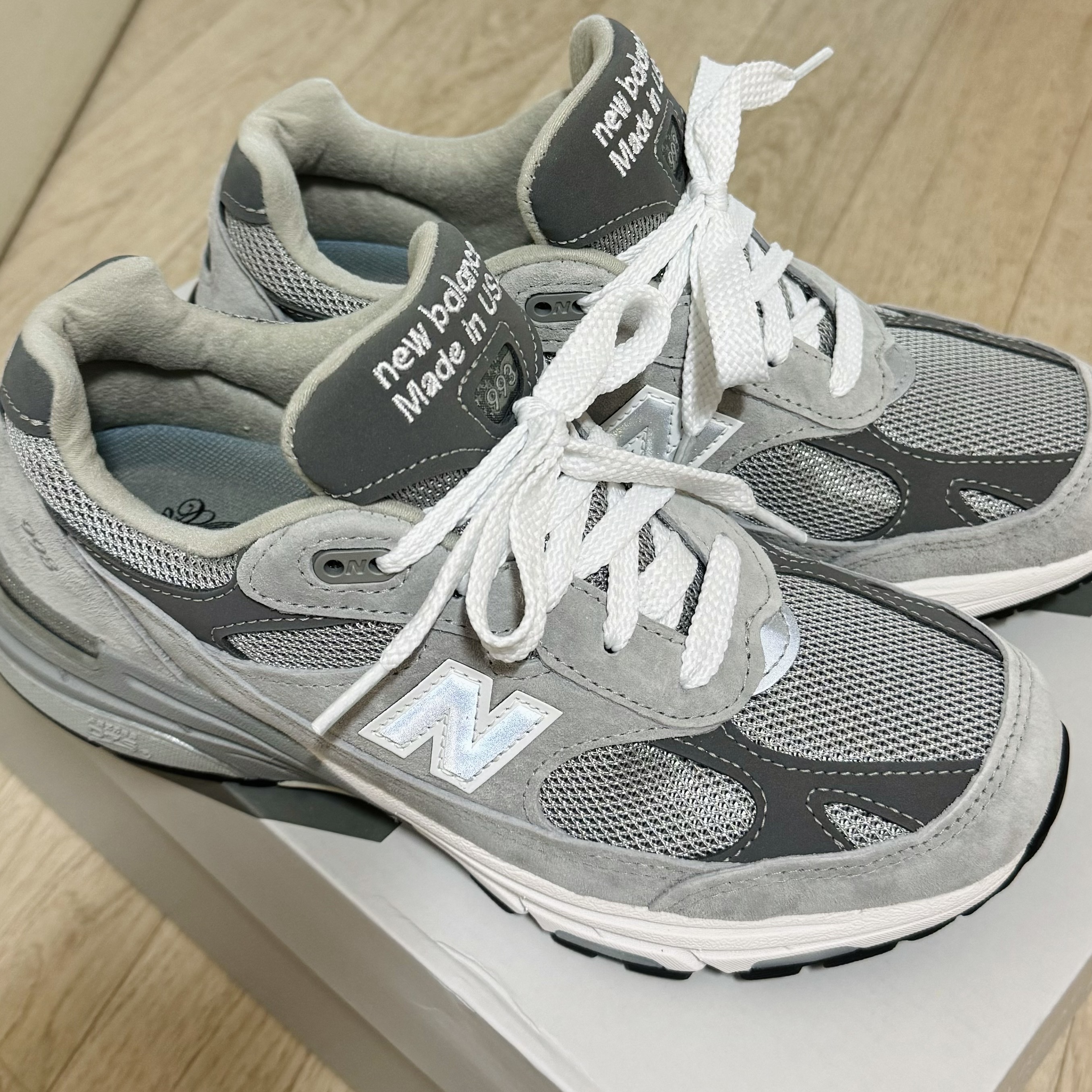 (W) New Balance 993 Made in USA Grey - B Standard 착용 스타일 - 2