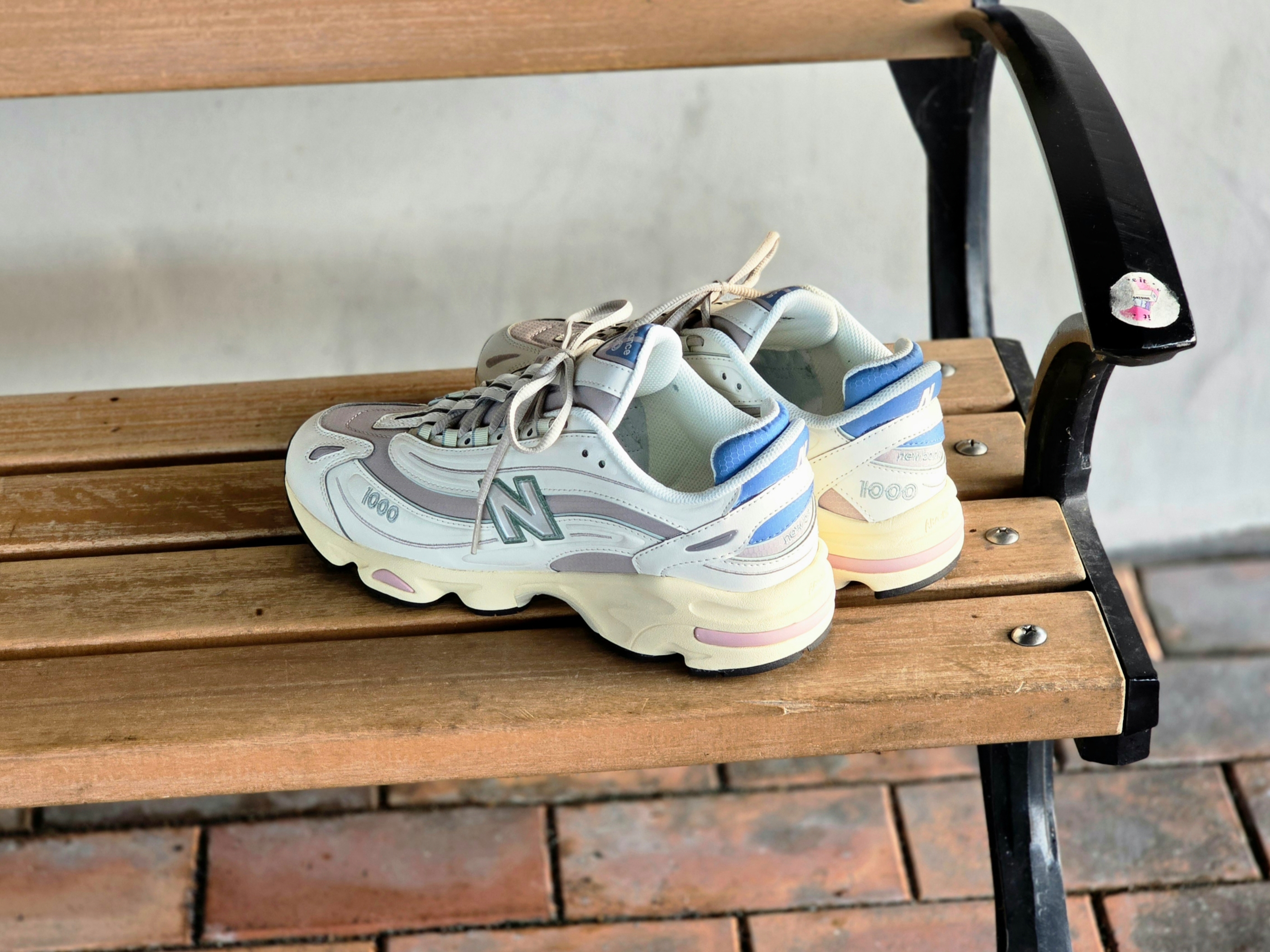 New Balance 1000 Angora Moonrock 착용 스타일