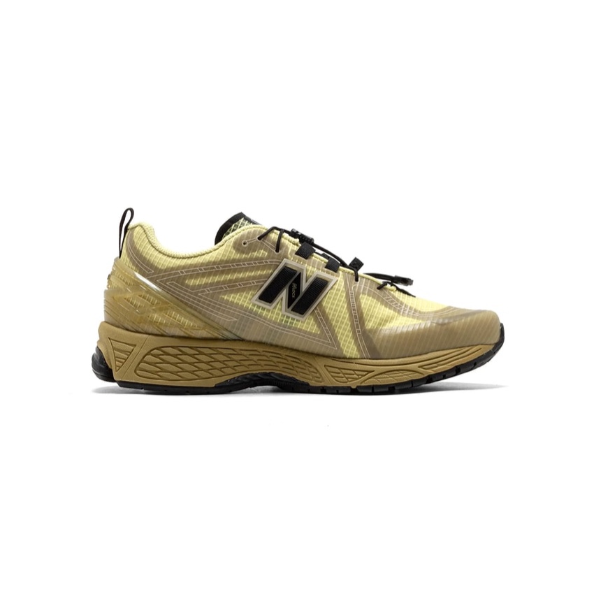 New Balance x Cayl 1906R Yellow 착용 스타일 - 2
