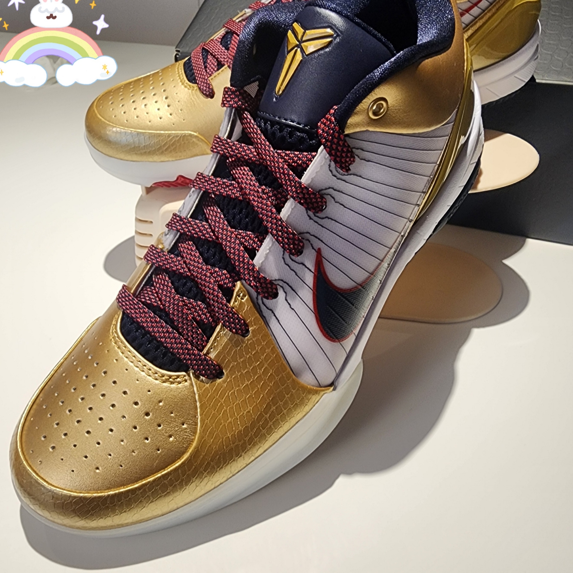 Nike Kobe 4 Protro Metallic Gold and Dark Obsidian 착용 스타일 - 3