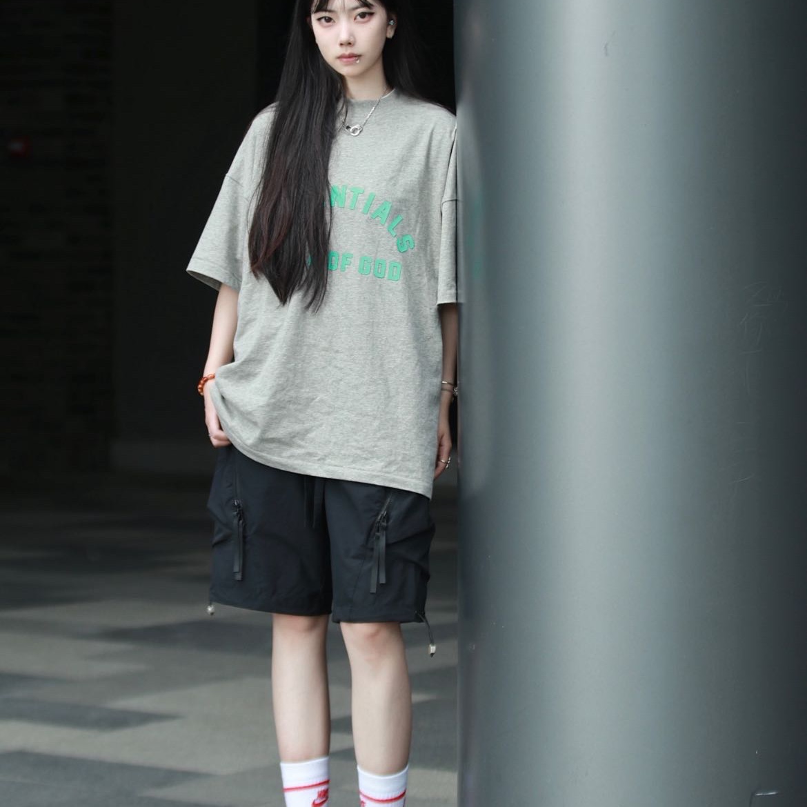 Essentials Heavy Jersey Crewneck T-Shirt Dark Heather Oatmeal - 24SS 착용 스타일 - 1